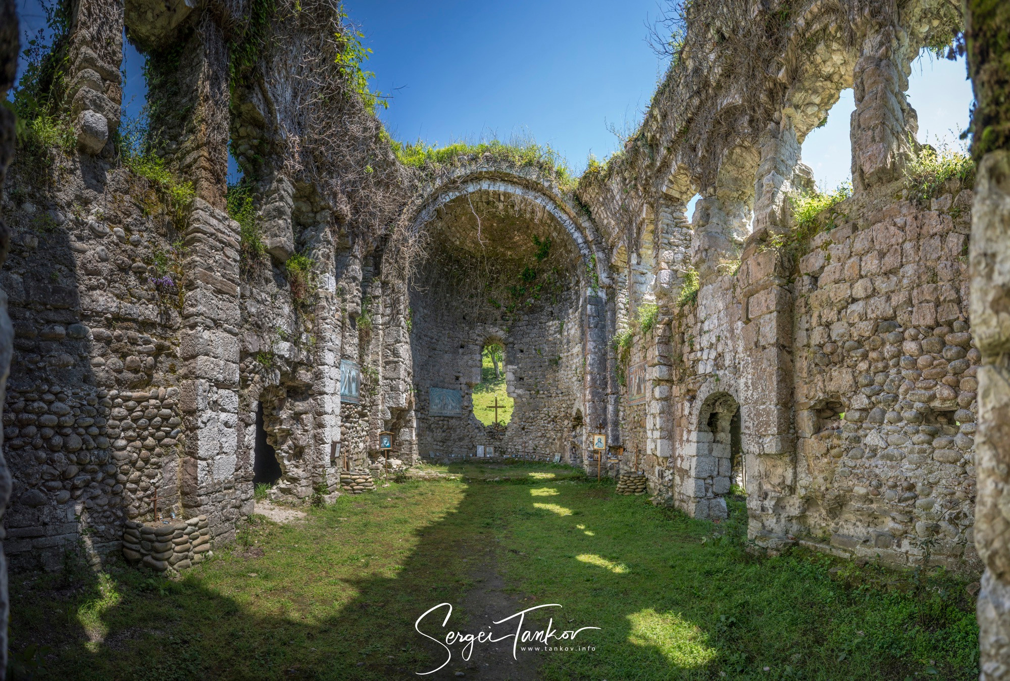 Абхазия (май 2019). Фотограф Сергей Танков