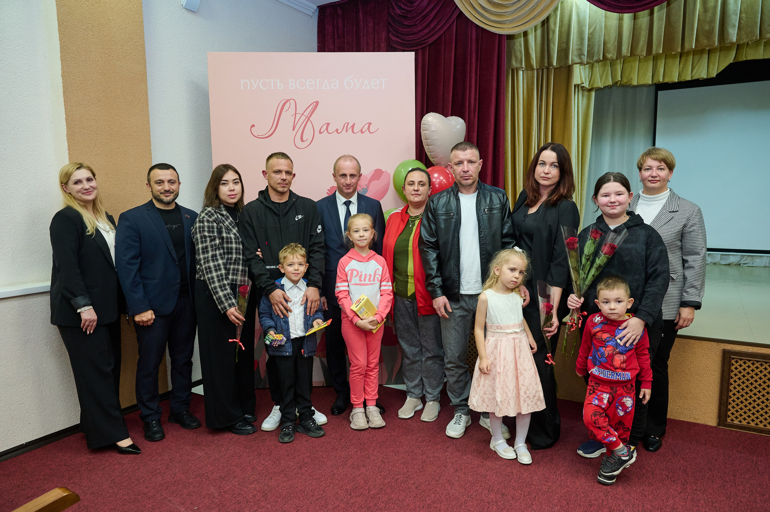 День матери Виноградный. Жизнь курорта Кабардинка в фотографиях