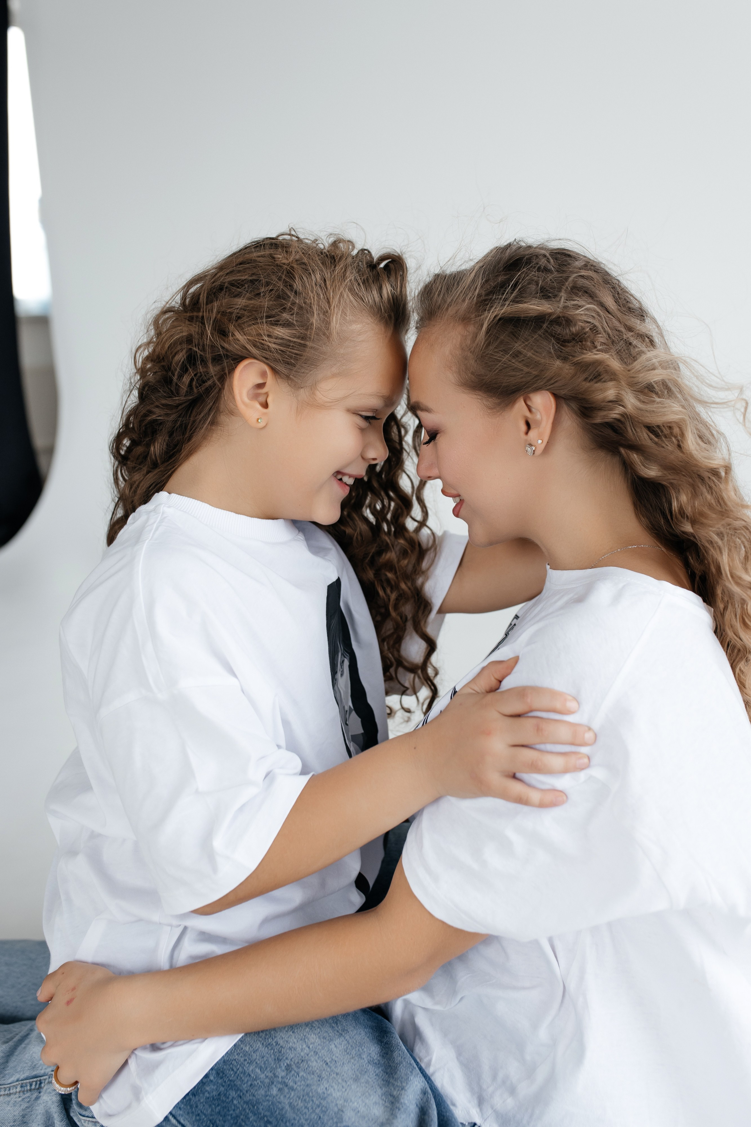 Mother & daughter. ФОТОГРАФ