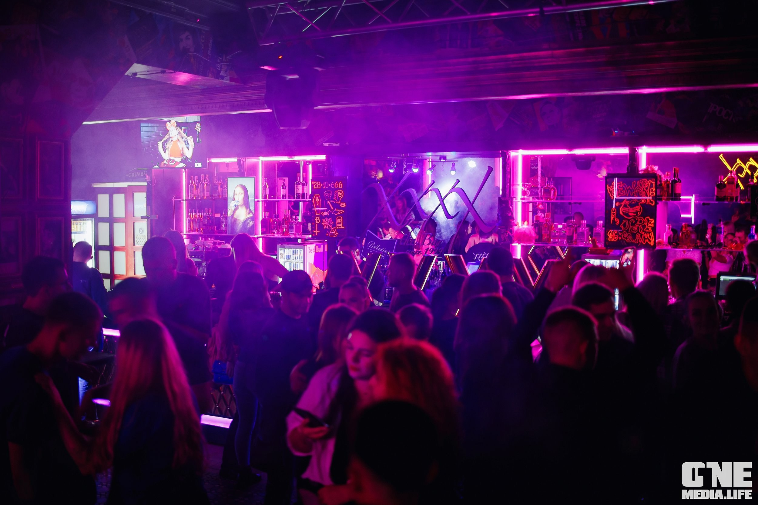 Фоторепортаж из бара XxxX. One Media Life: фоторепортажи, фотоотчеты с мероприятий и заведений
