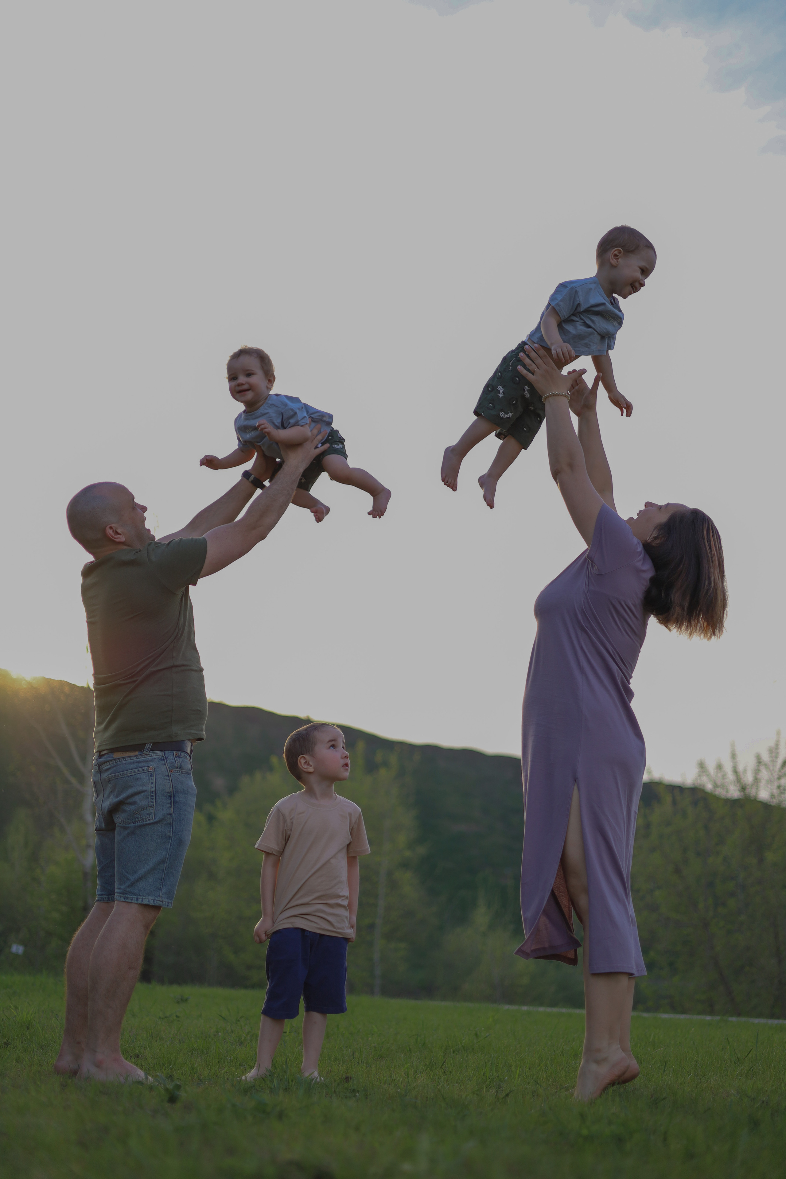 Прогулка большой и дружной семьи. Семейный и детский фотограф в Новосибирске, Москве Анна Кутарева
