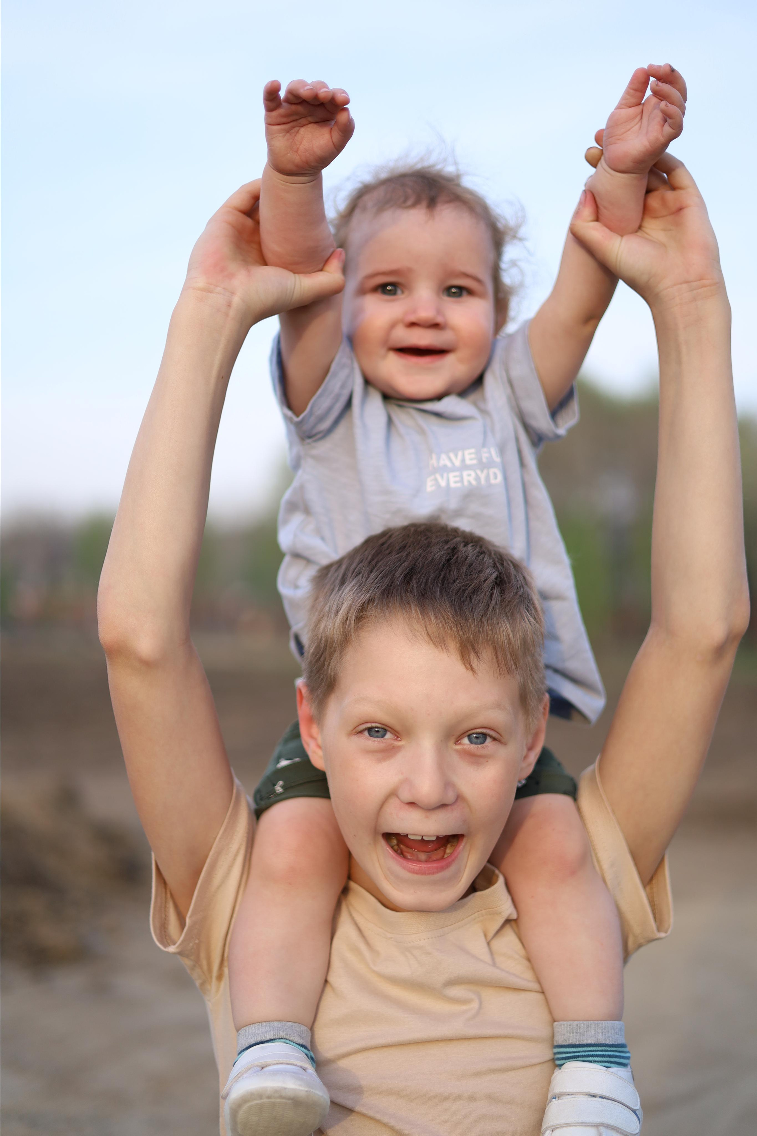 Прогулка большой и дружной семьи. Семейный и детский фотограф в Новосибирске, Москве Анна Кутарева