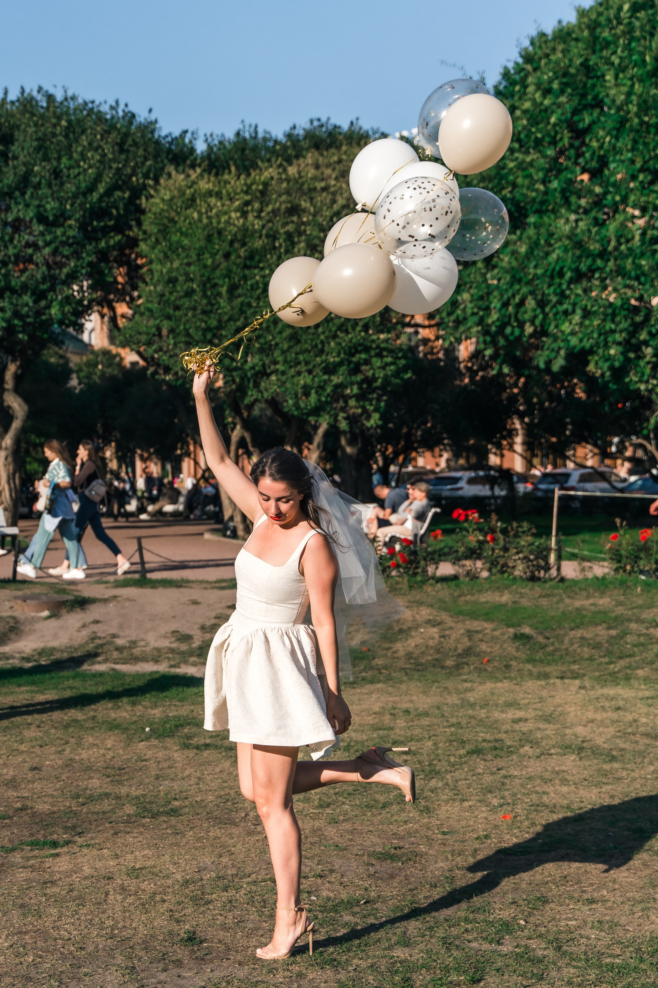 Фотосъемка девичника, встреча девушек, веселые женские портреты