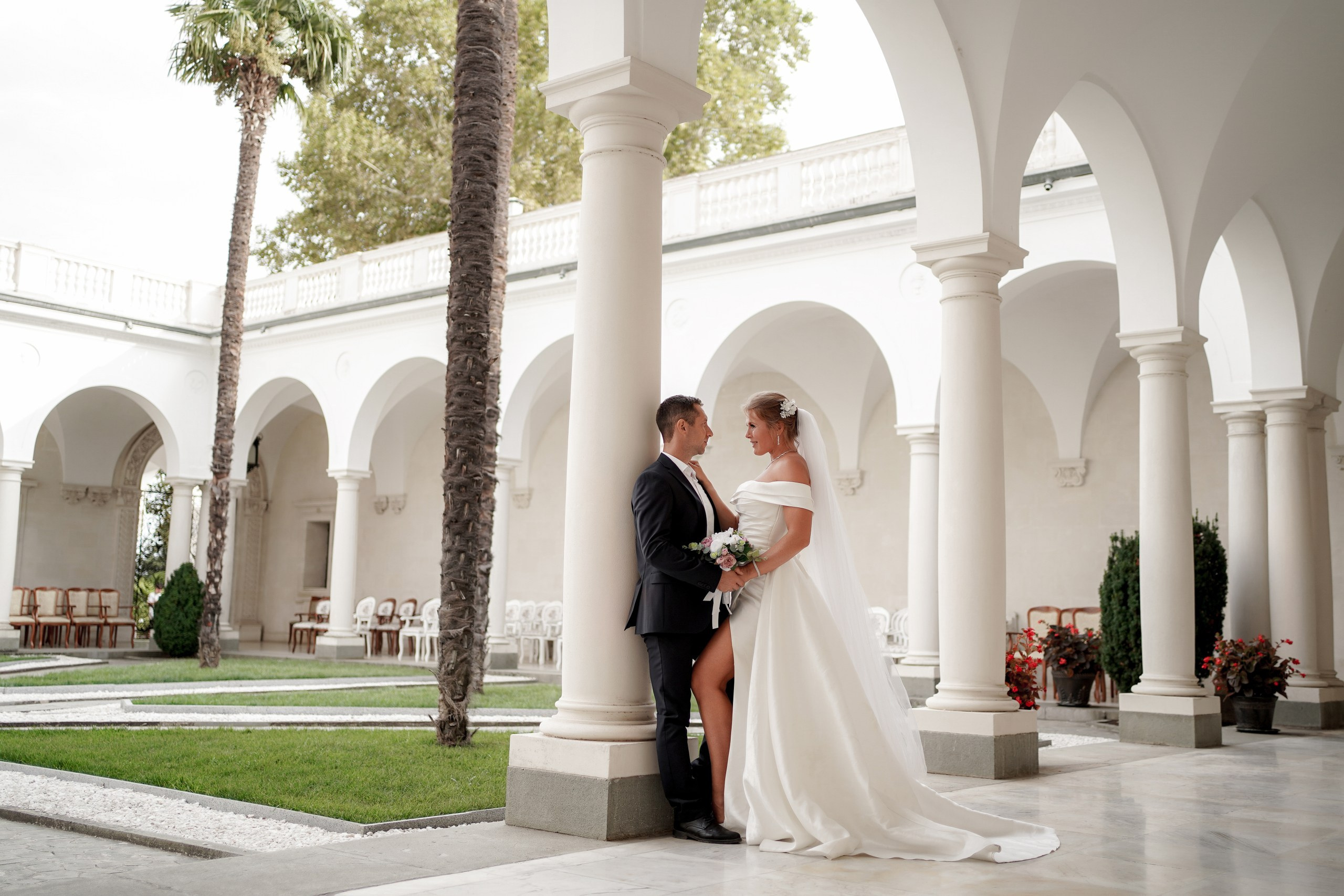 Свадебная фотосессия в Ливадийском дворце. Крым. Фотограф Алёна Чёботова. Свадебный фотограф в Ростове-на-Дону. Таинство Крещения и Венчания, семейные фотосессии. Алёна Чёботова