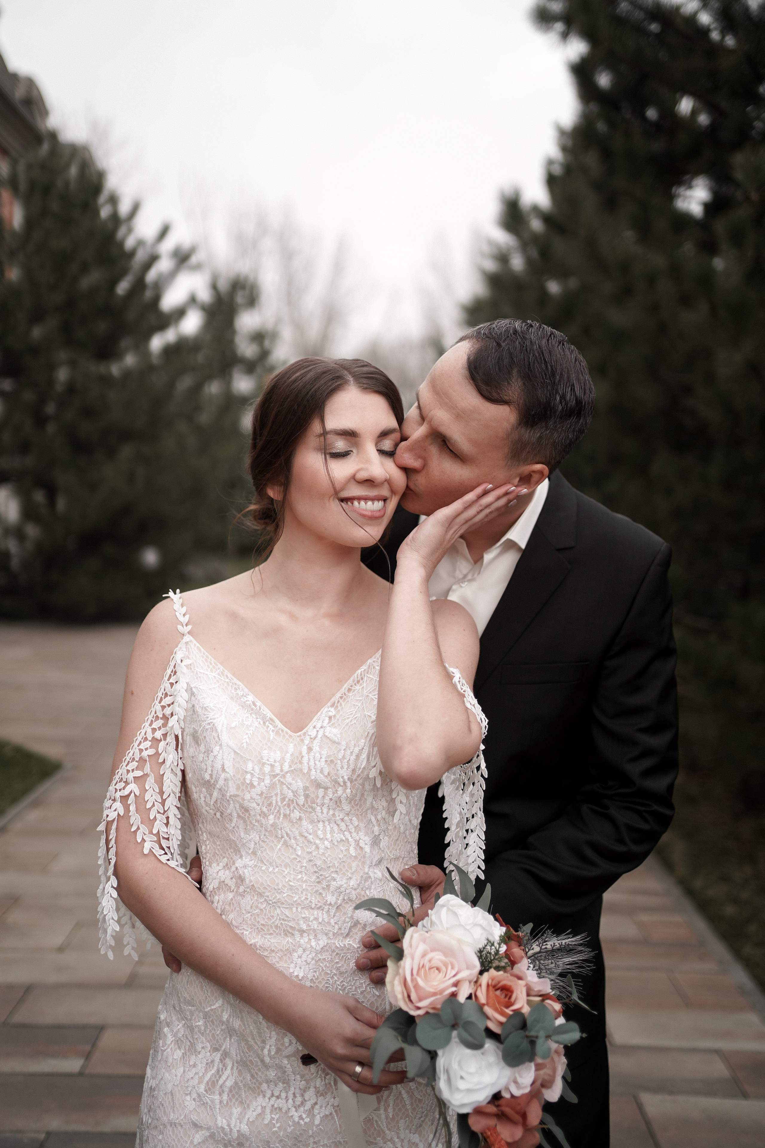 Свадебная фотосессия в Графском парке. Ростов-на-Дону. Свадебный фотограф в Ростове-на-Дону. Таинство Крещения и Венчания, семейные фотосессии. Алёна Чёботова