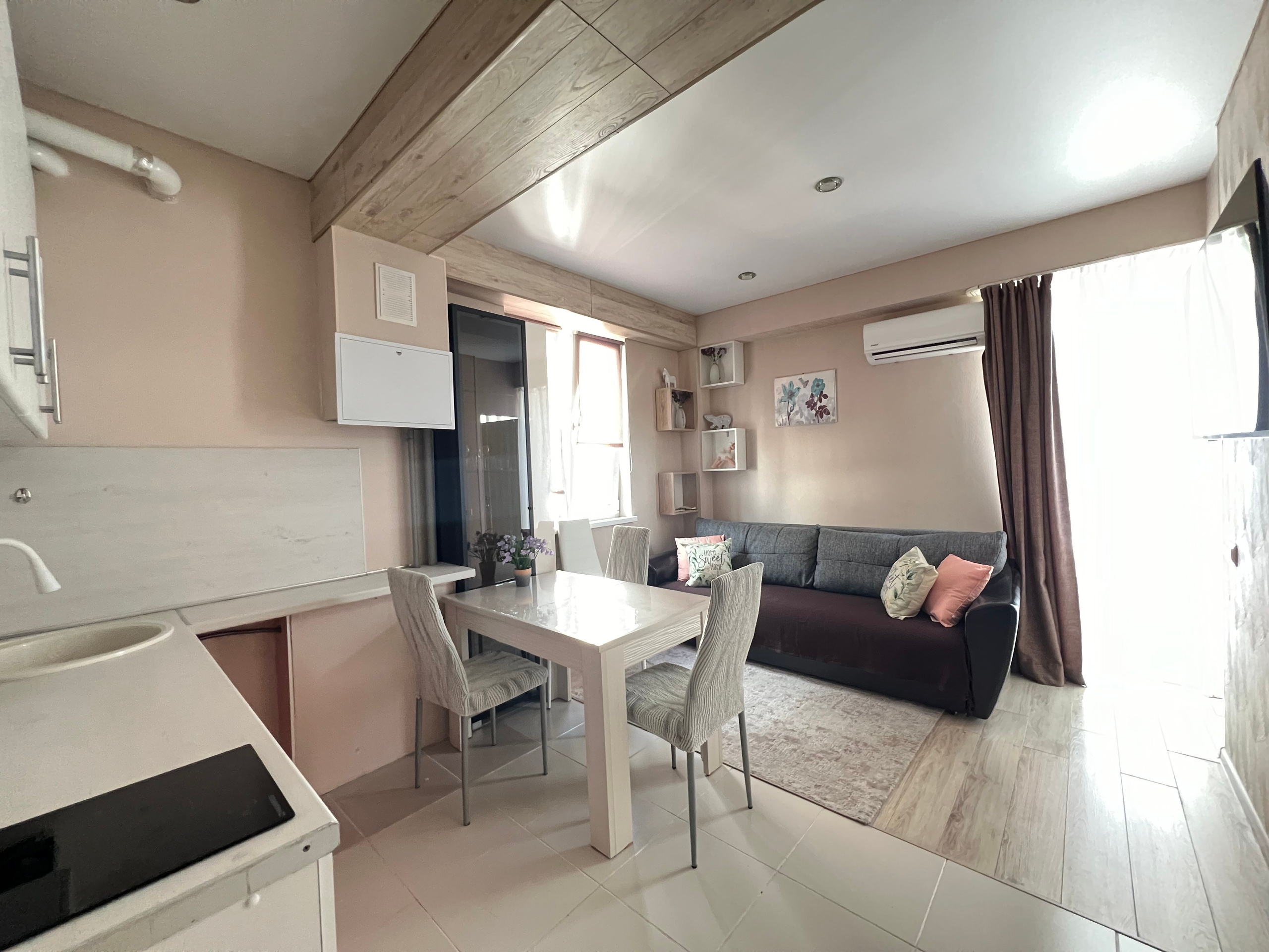 Светлая, уютная квартира рядом с морем!. Квартиры посуточно, длительно в Сочи, LARA APART GROUP