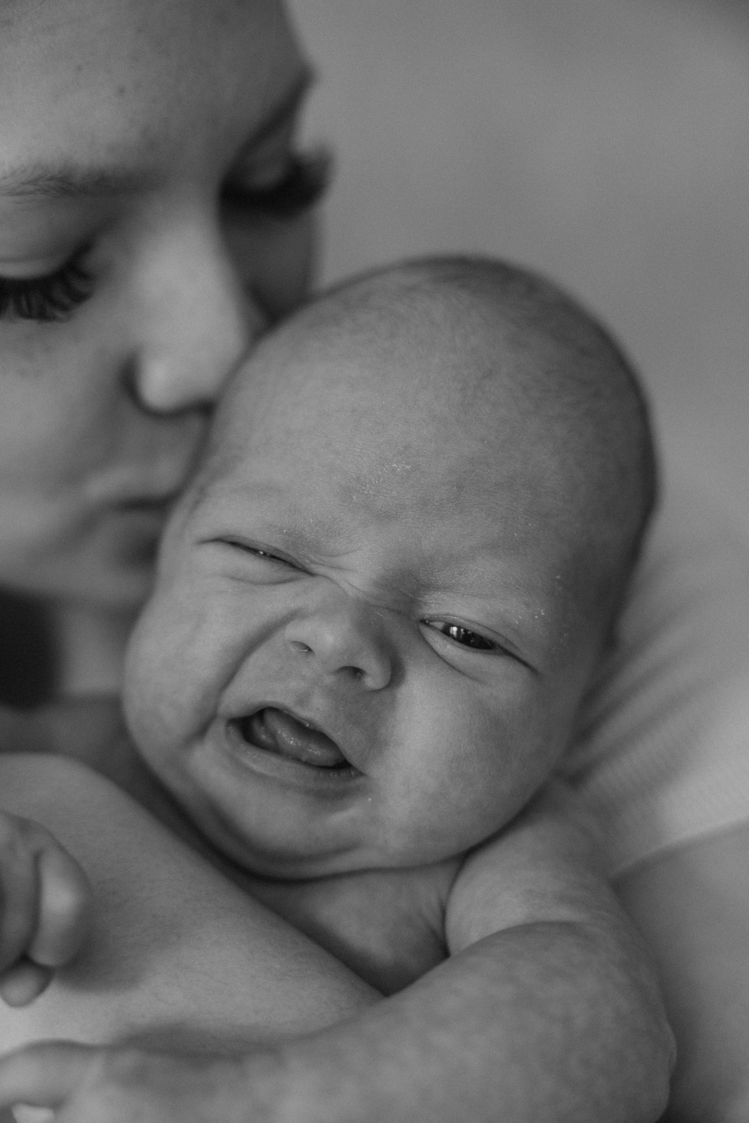 Фотосессия новорожденного дома