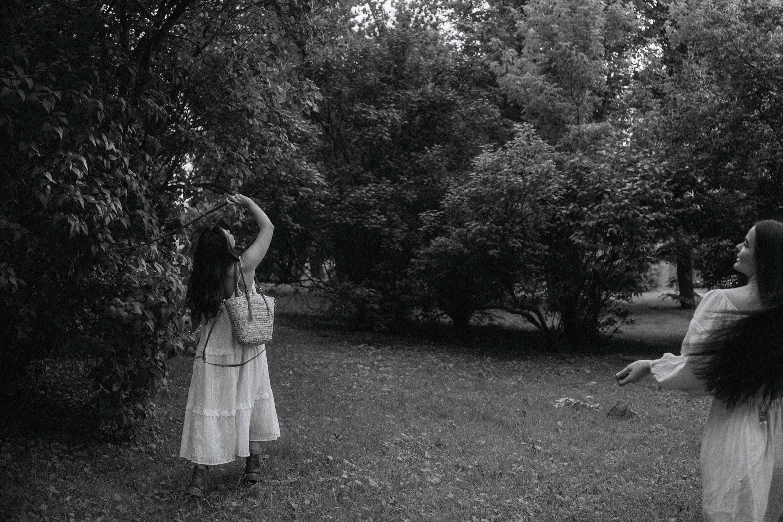 Окунуться в детство 🤍 Прогулка с сестрой. Вера Пьянцева фотограф в Санкт-Петербурге | индивидуальная, семейная и парная (love-story) съёмка