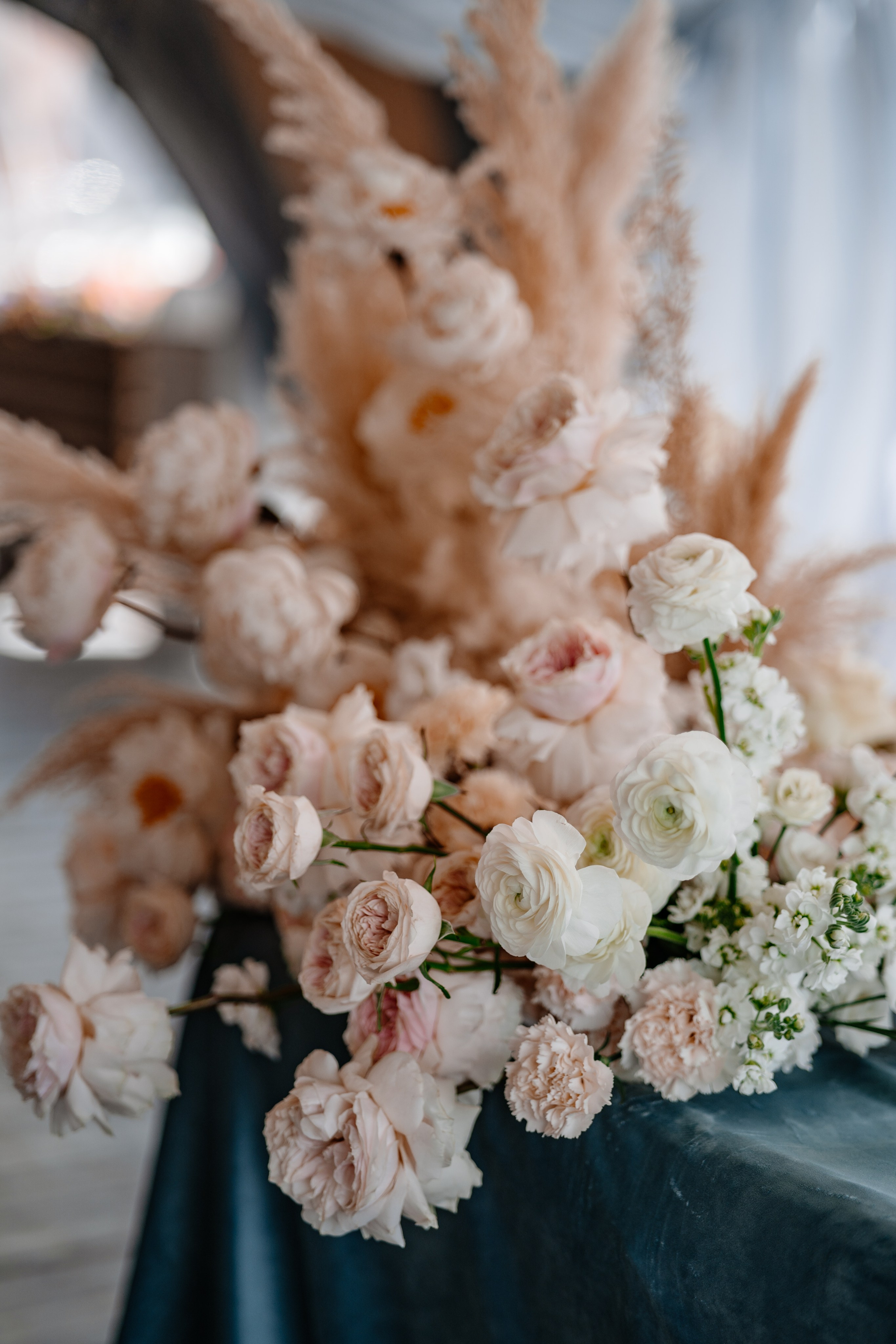 Выездная регистрация свадьбы в ресторане River Club Moscow. Свадебный и семейный фотограф в Москве Светлана Зоткина