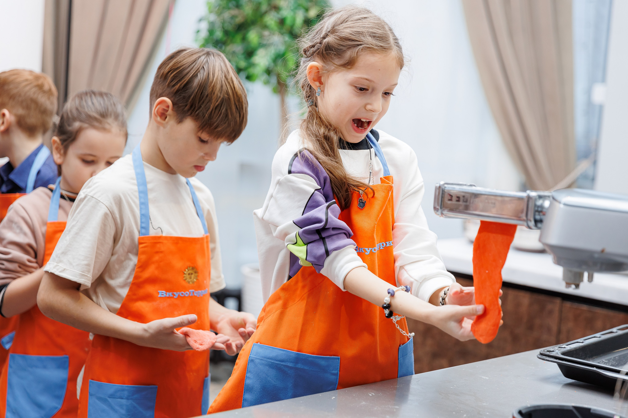 День рождения Насти «Венсдэй во Вкусотеррии». Семейный и детский фотограф Комина Елена, Власиха, Одинцово