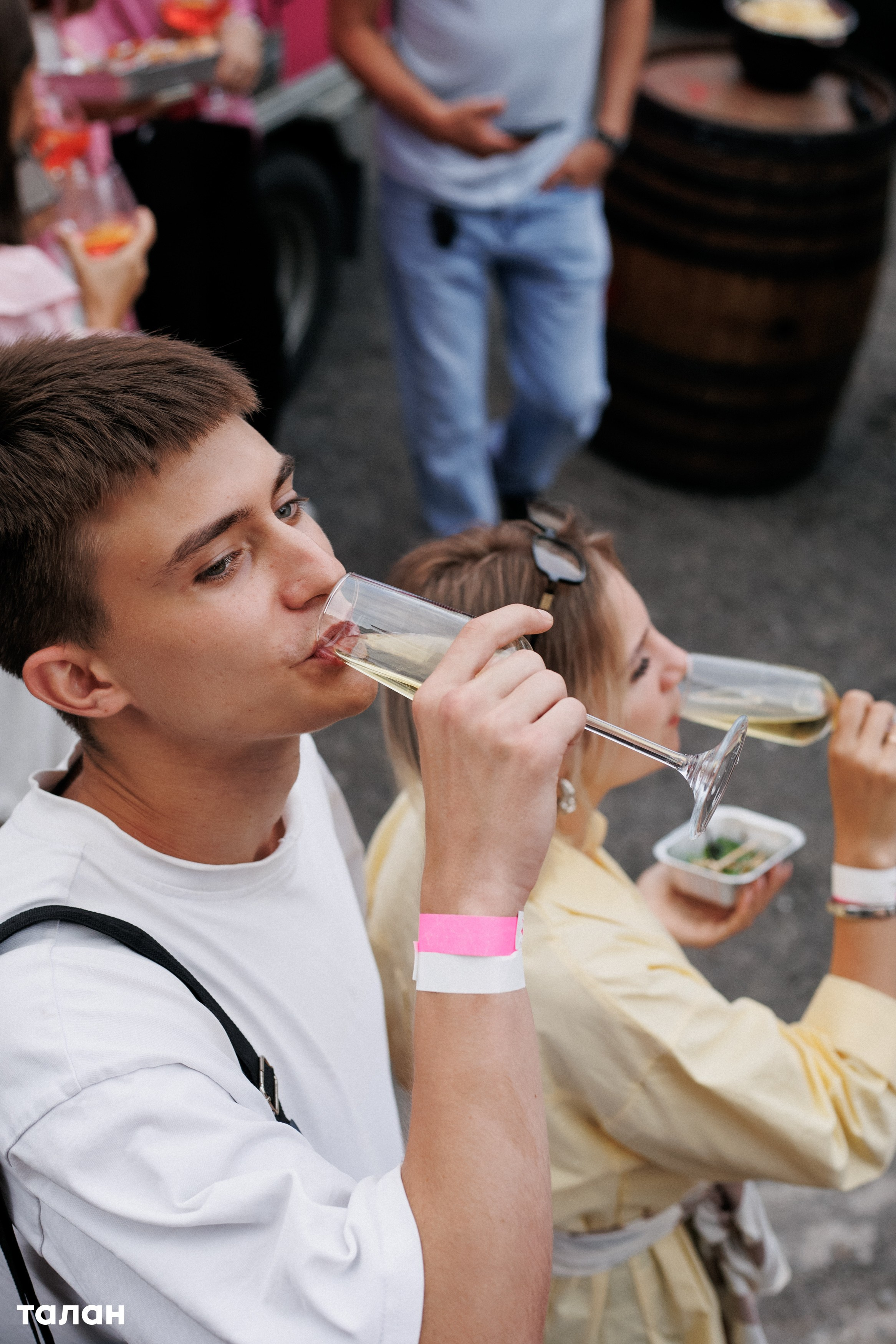 ВИНОТЕКА [бар+магаз] — BIRTHDAY PARTY. СВОИ. ФОТООТЧЕТЫ-СОБЫТИЯ-МЕСТА