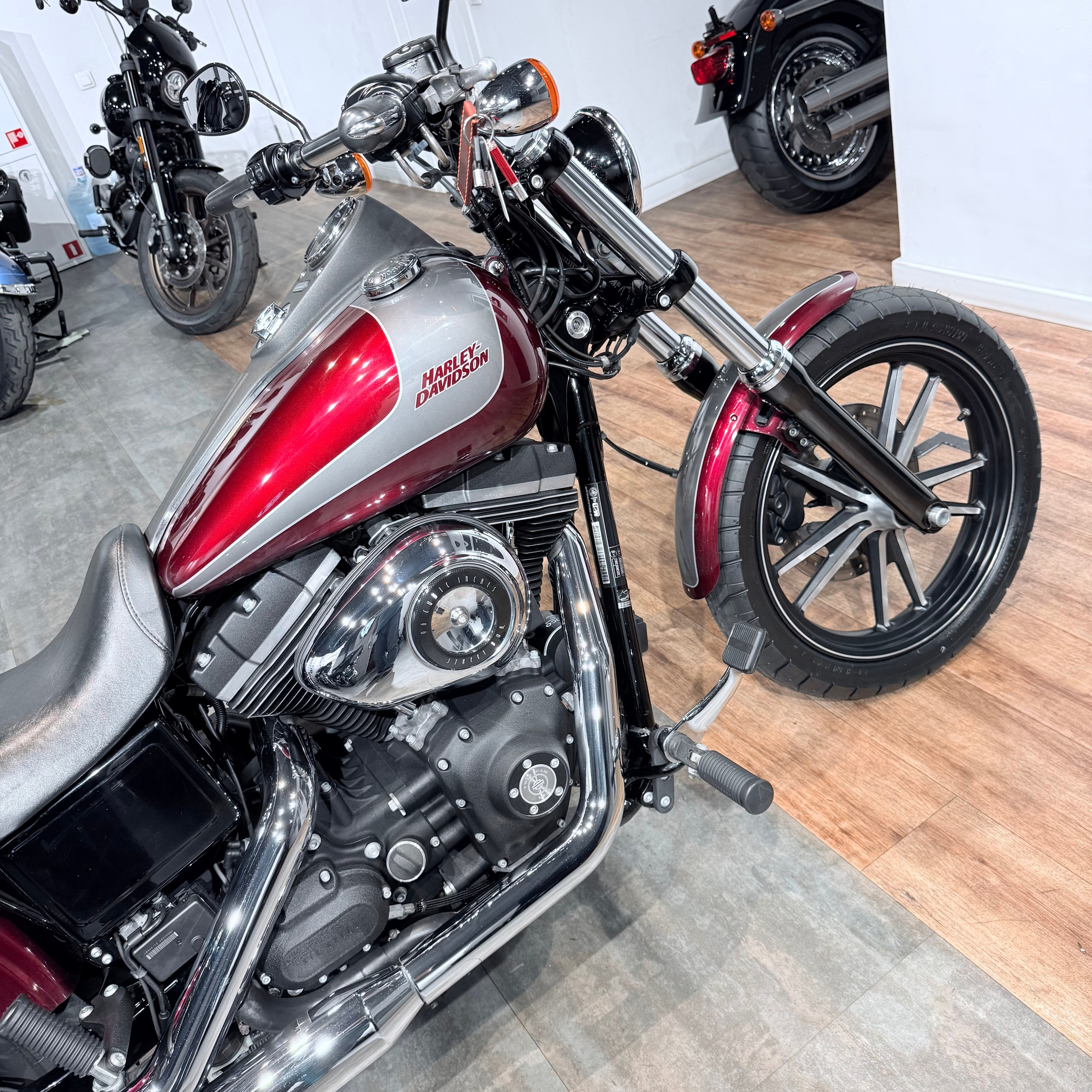 2014 Street Bob АВS Мysterious Red Dеluхe. Hello Davidson, Москва. Только хорошие мотоциклы…