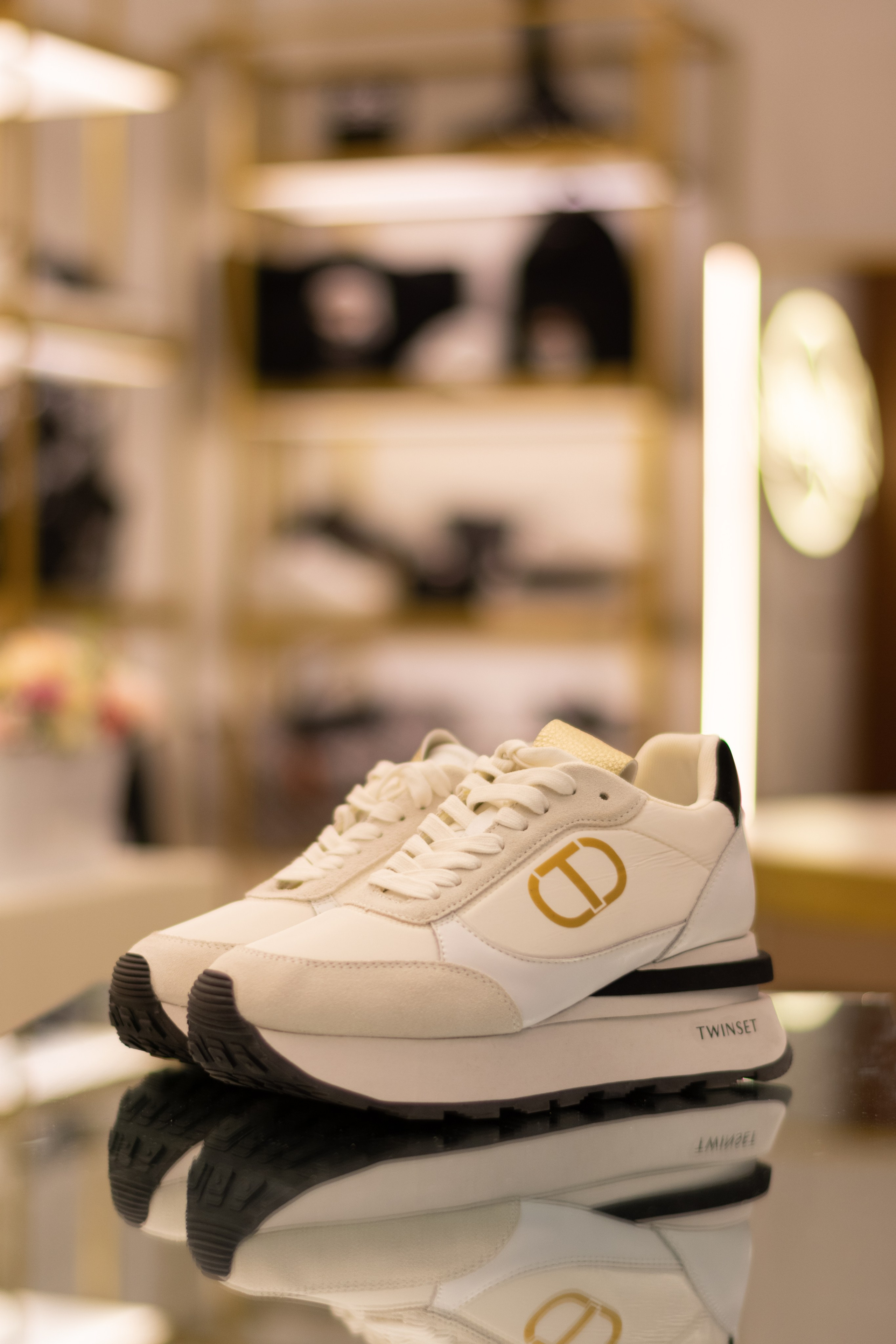 Для организаций. Предметная фотосессия для обувного магазина Capsula. Фотограф/видеограф Богдан Голованов