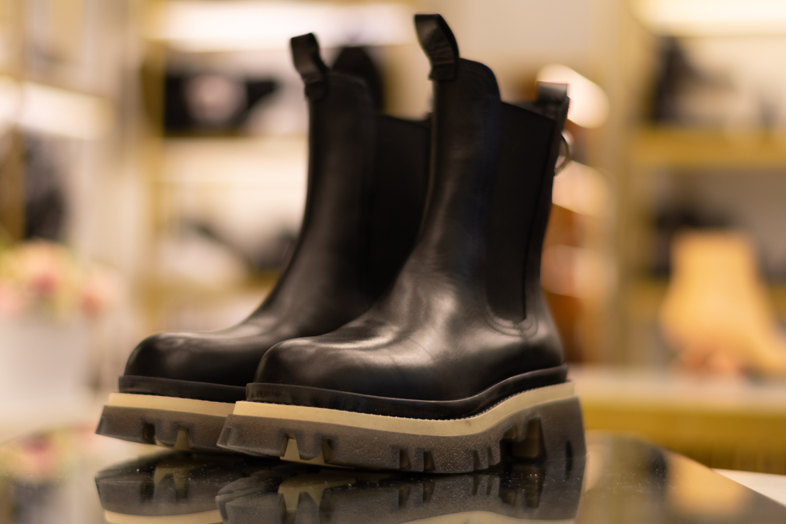 Для организаций. Предметная фотосессия для обувного магазина Capsula. Фотограф/видеограф Богдан Голованов