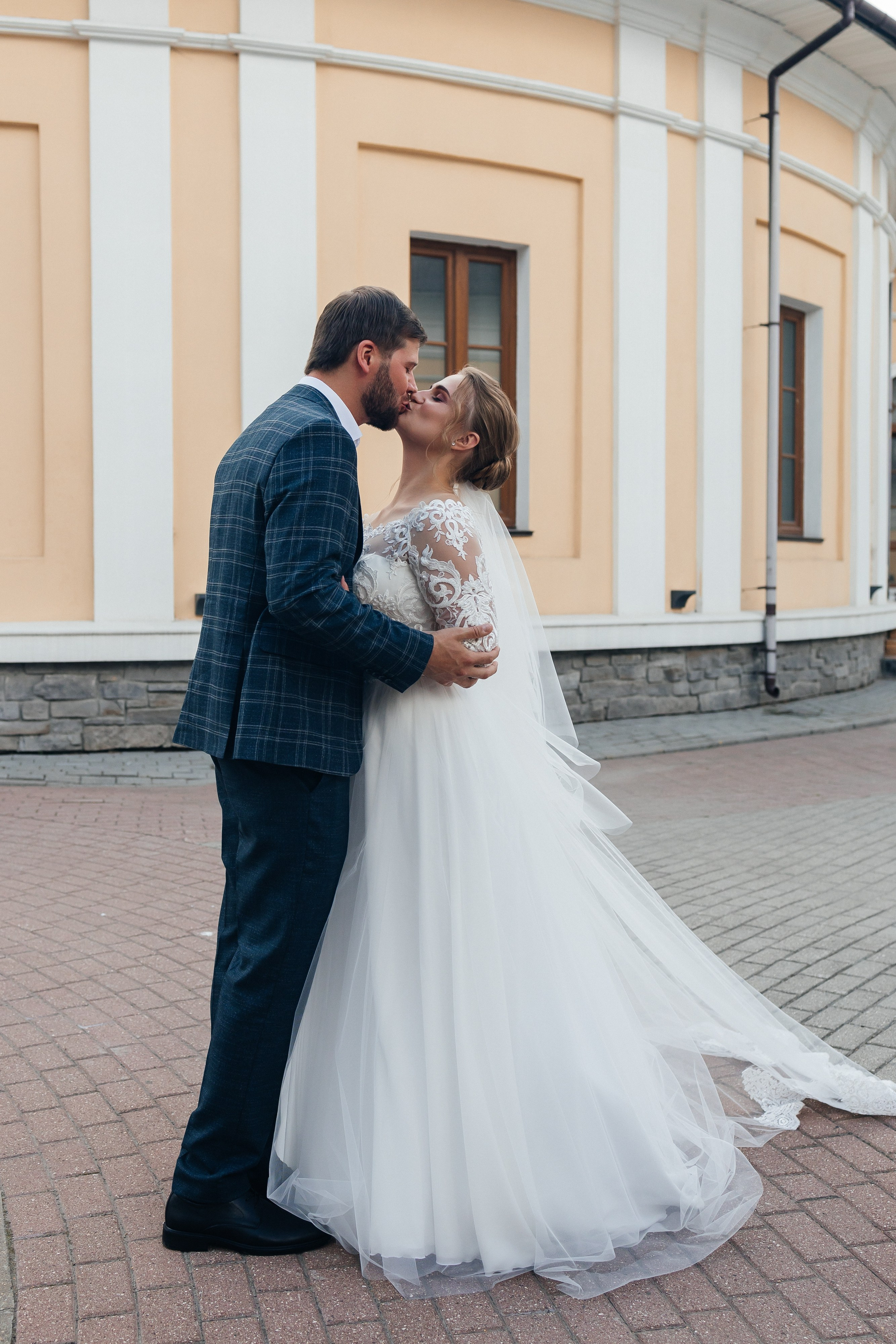 Трогательная выездная церемония в уютном ресторане. Олег Сверчков | Свадебный фотограф Вологда