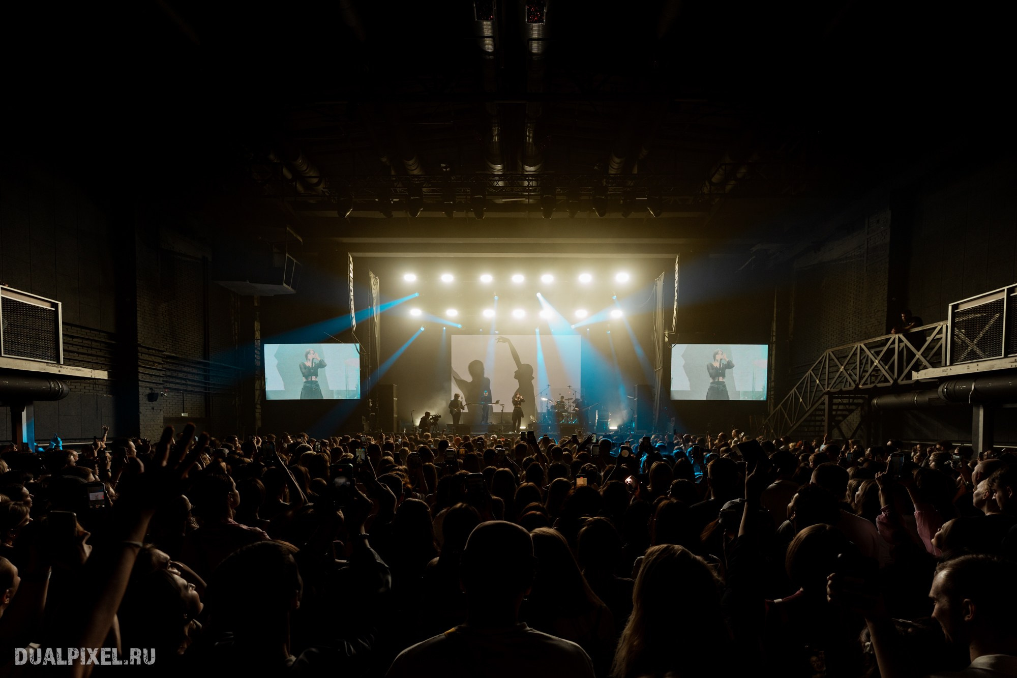 Mona. Магия музыки в кадре: Концертная Фотография