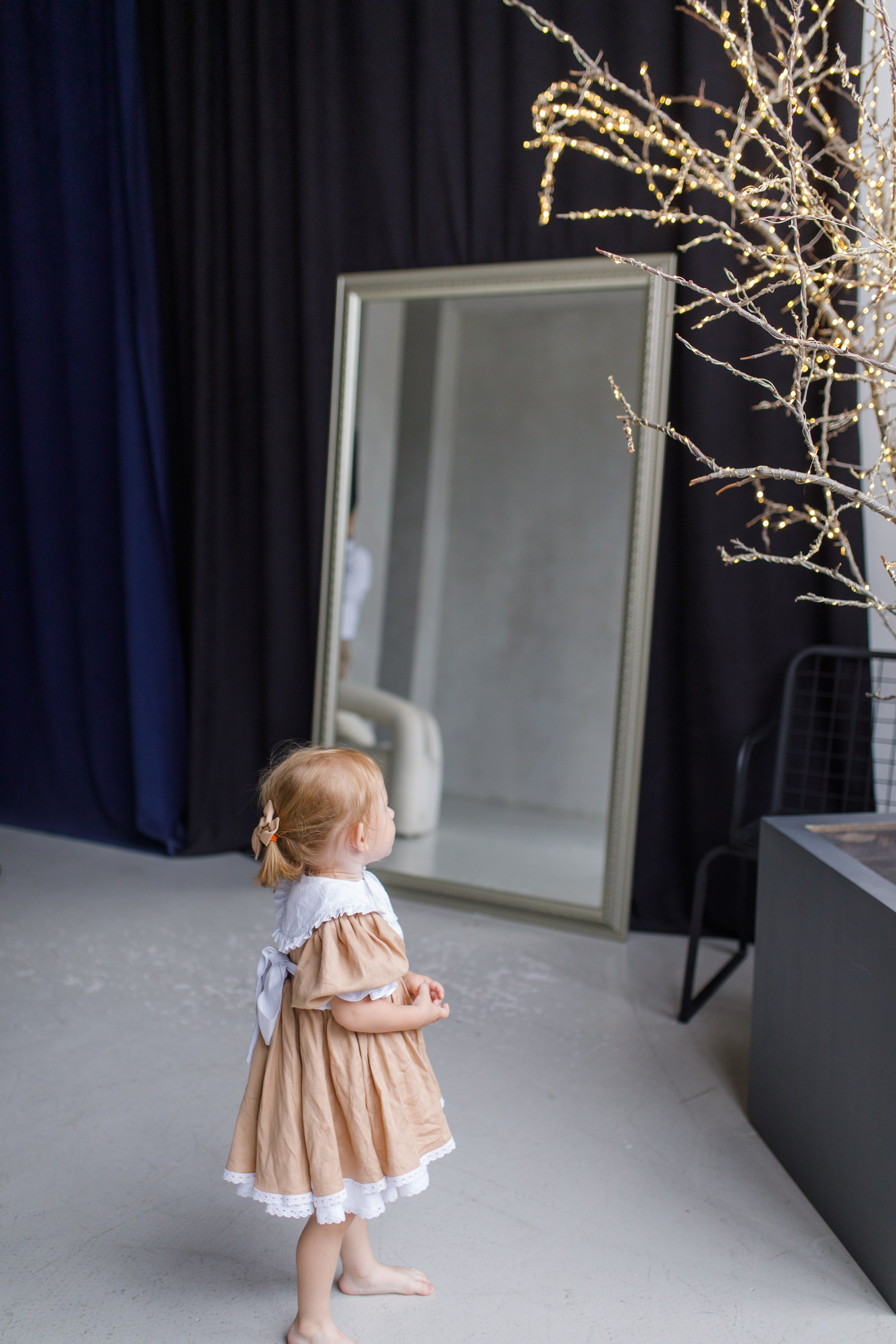 Семейная фотосессия в студии 2 года Валерии. Фотограф в Уфе Ирина Идрисова