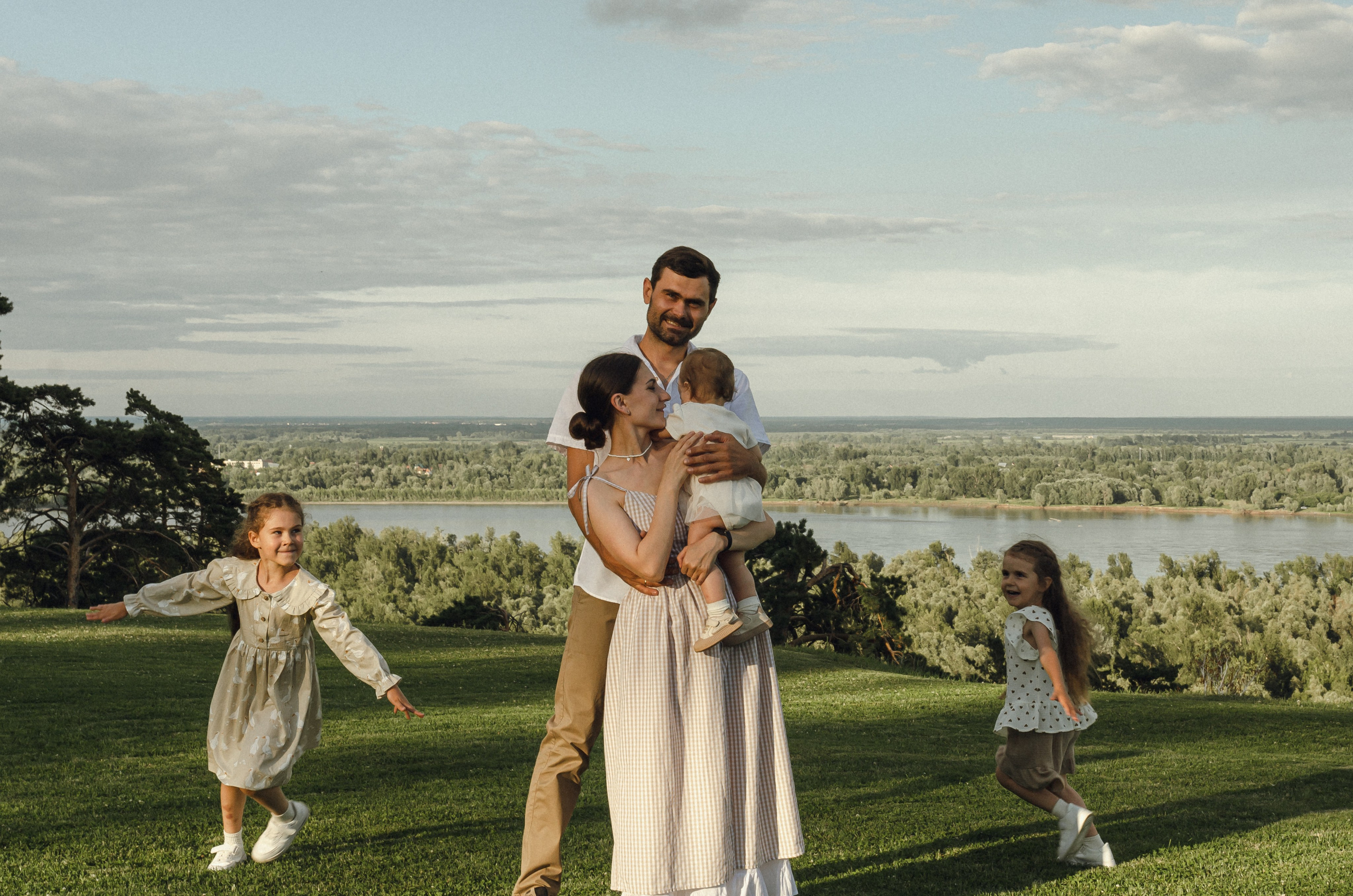 Илья, Маша и прекрасные дочки. Семейный фотограф в Барнауле Ирина Ястребова