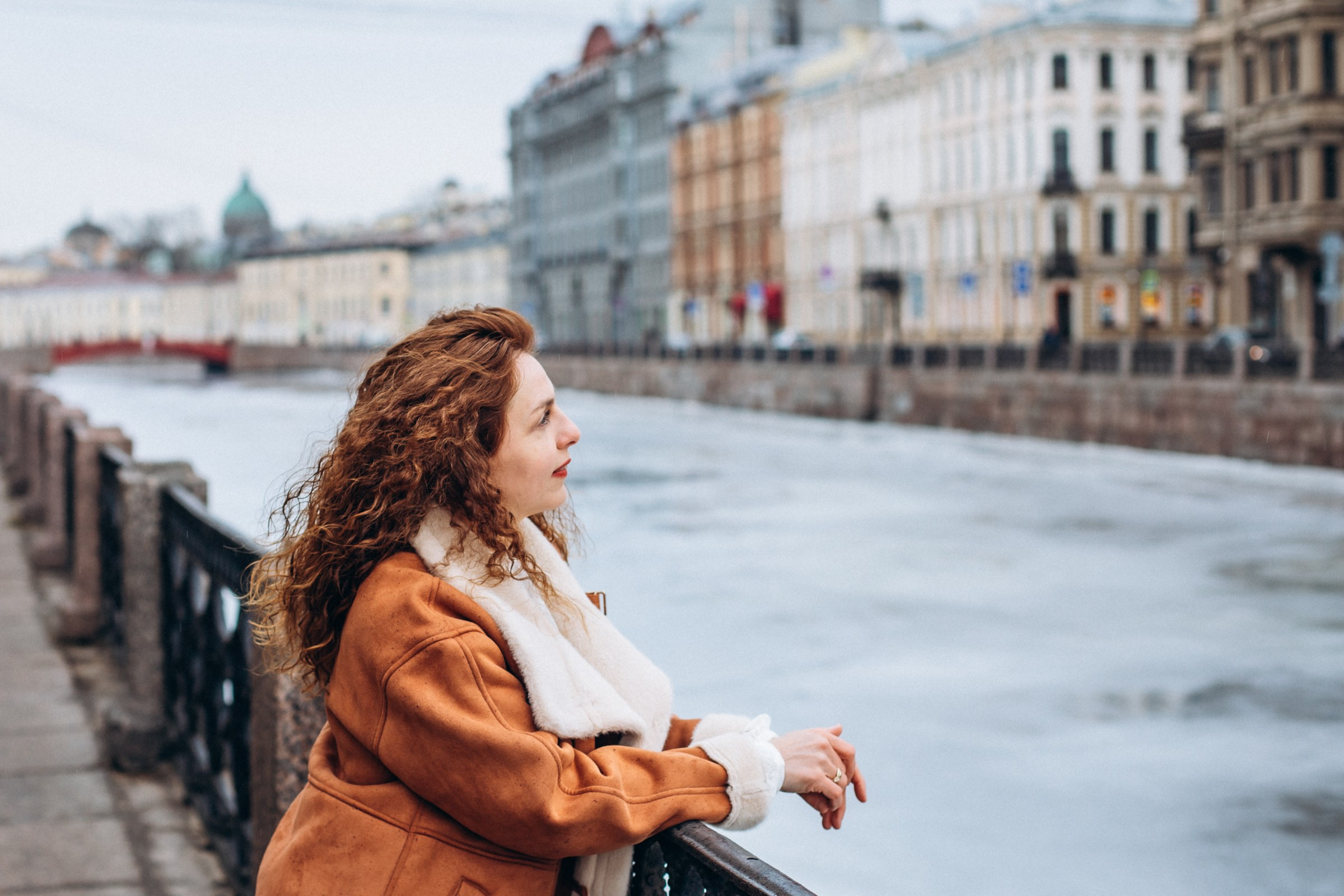 Александр и Юлия в марте. Фотопрогулка в Петербурге. Индивидуальный и семейный фотограф в Санкт-Петербурге