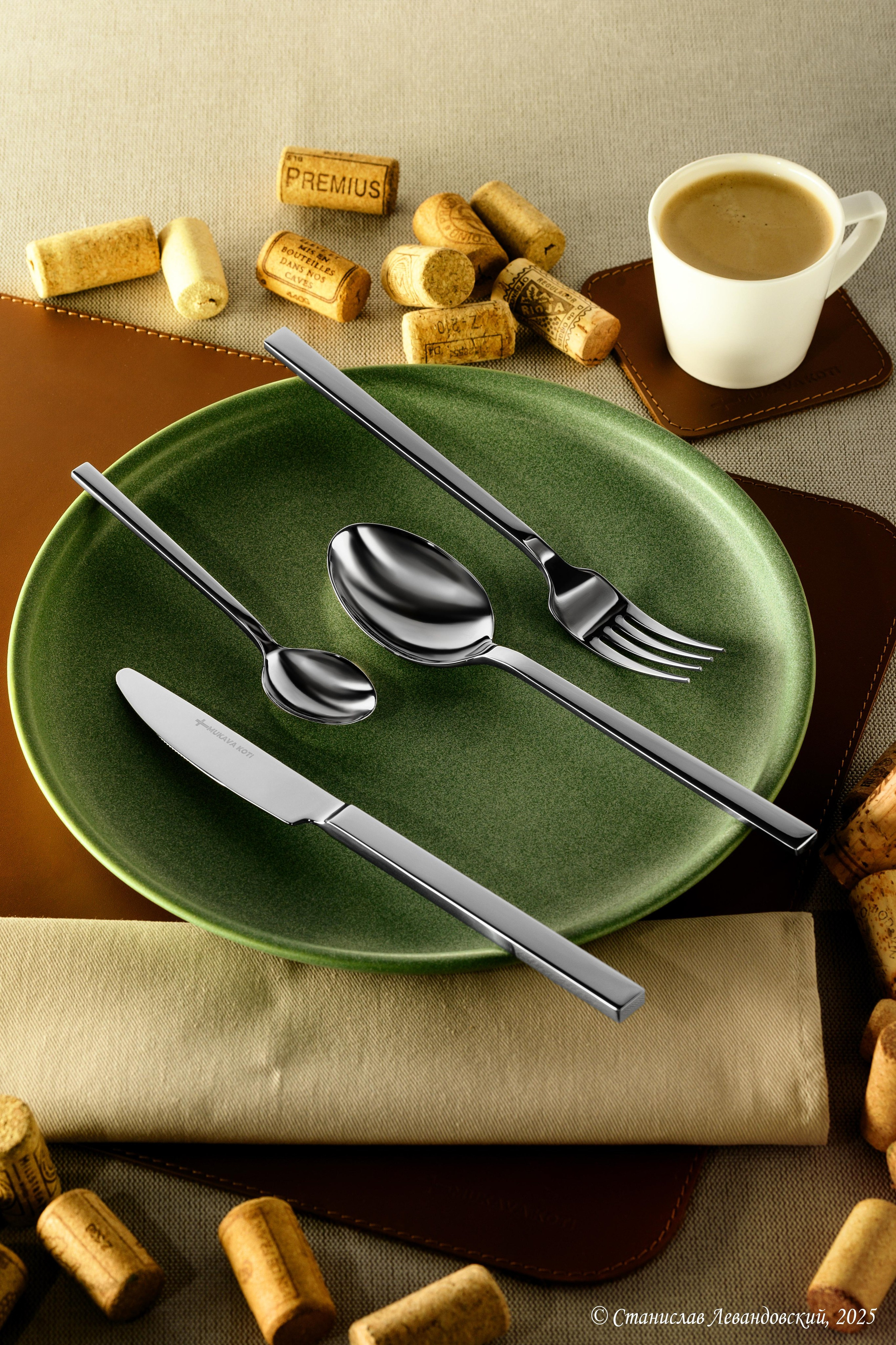 Предметы с глянцевой поверхностью. Предметный фотограф в Москве Станислав Левандовский