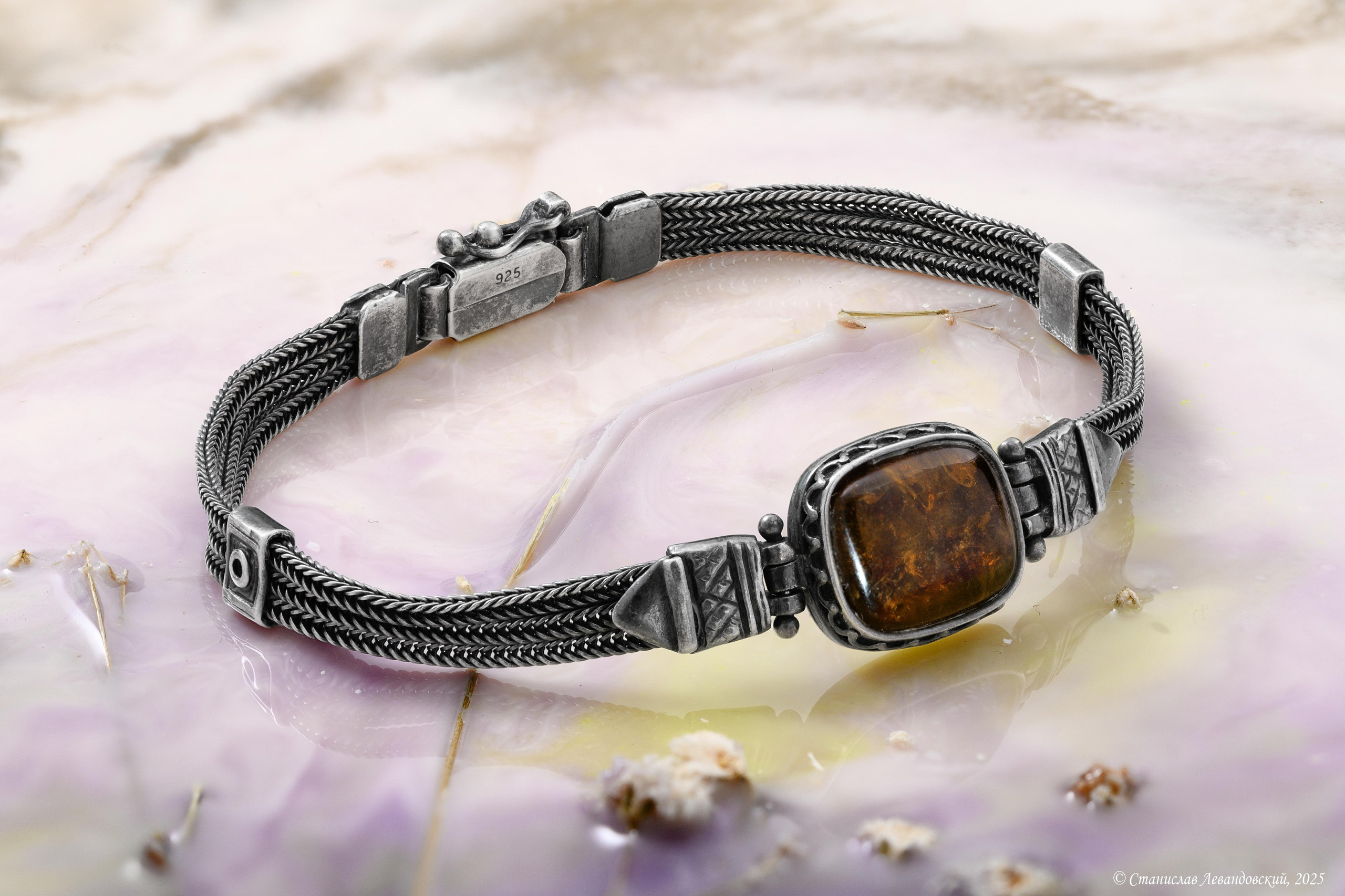 Предметы с глянцевой поверхностью. Предметный фотограф в Москве Станислав Левандовский