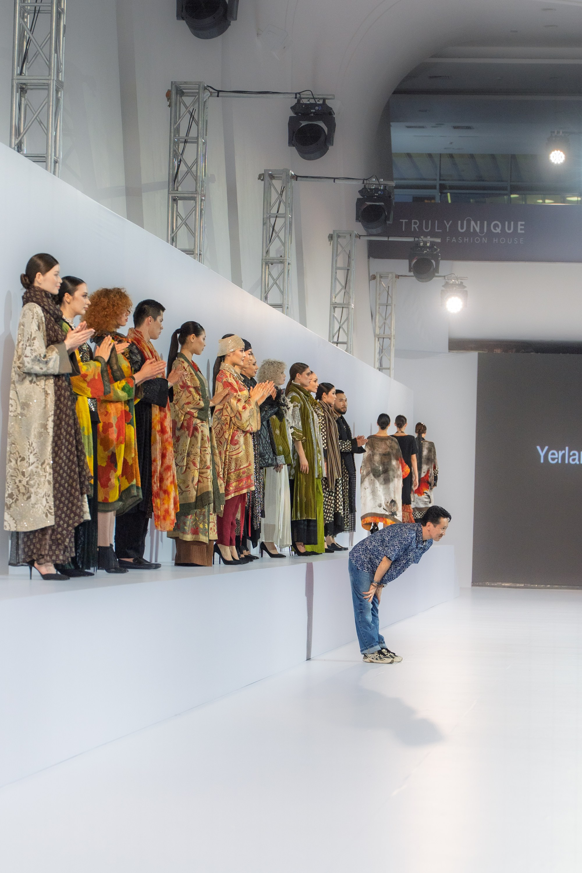 Yerlan Zholdasbek. Сайт Алматинского НЮ АРТ, будуар и фэшн фотографа Дениса Карпенко