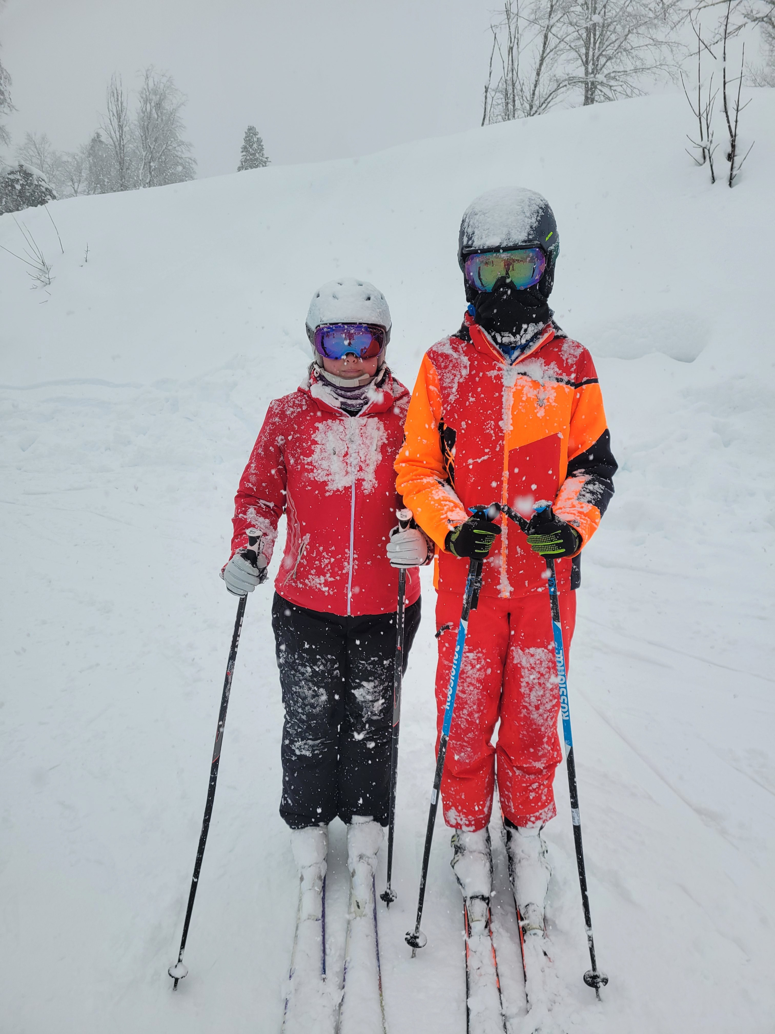 На горе валит снег, на трассе лежит тучка