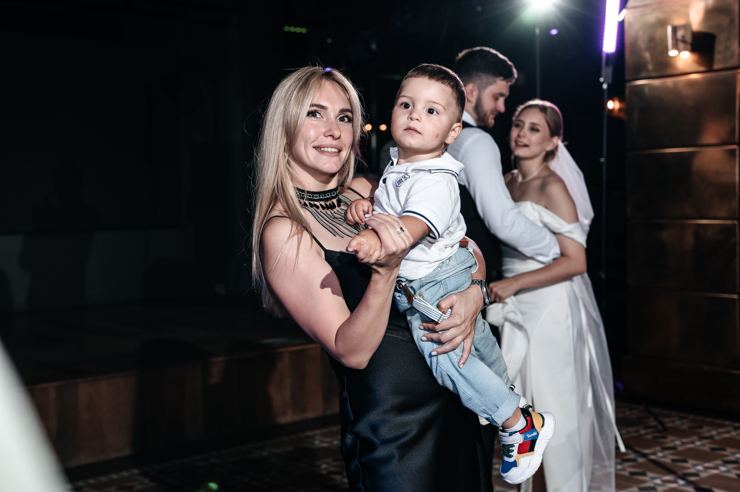 Даниил и Валерия. Черная утка. Полный день. Фотограф Екатерина Бочарникова