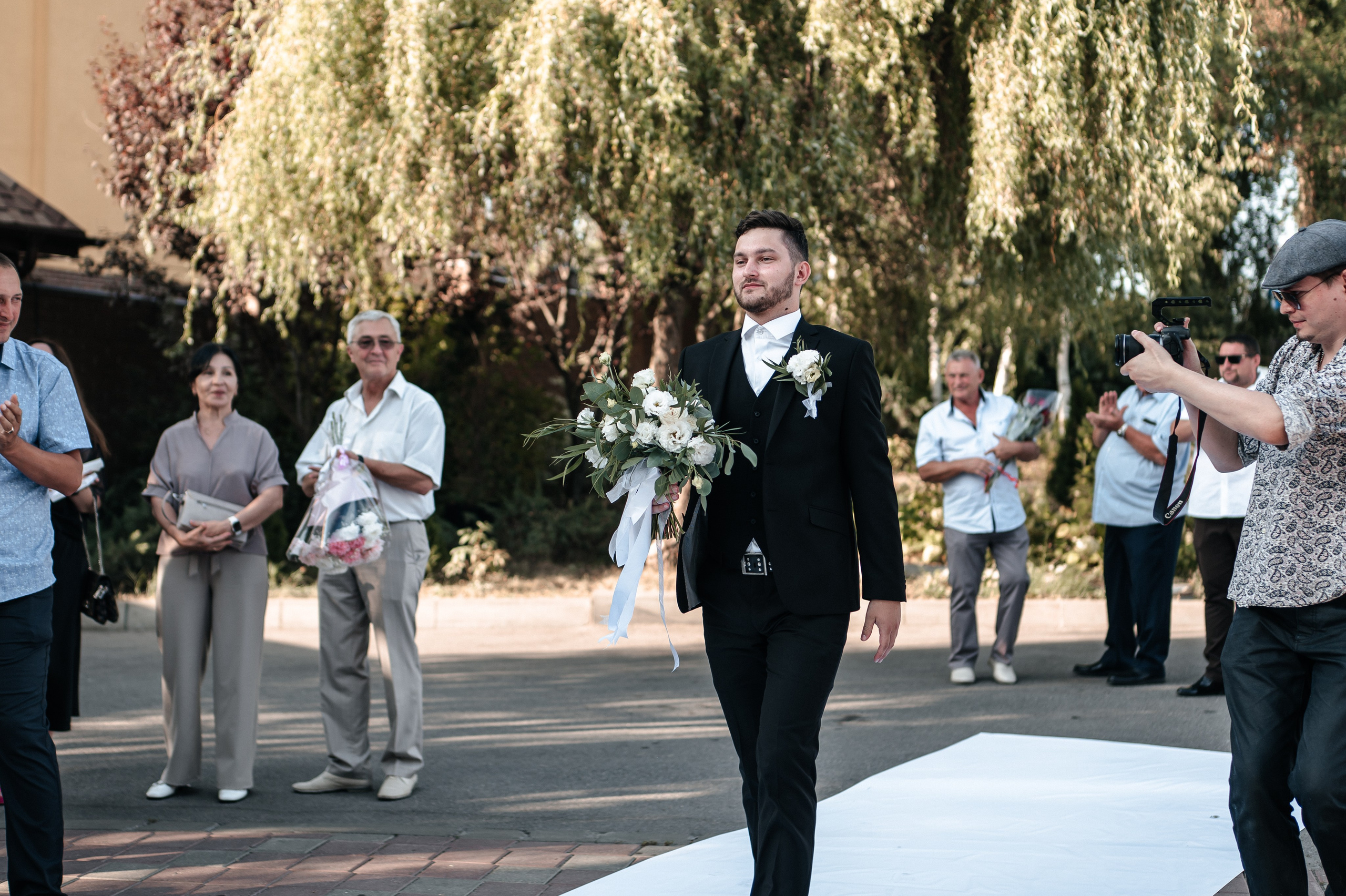 Даниил и Валерия. Черная утка. Полный день. Фотограф Екатерина Бочарникова