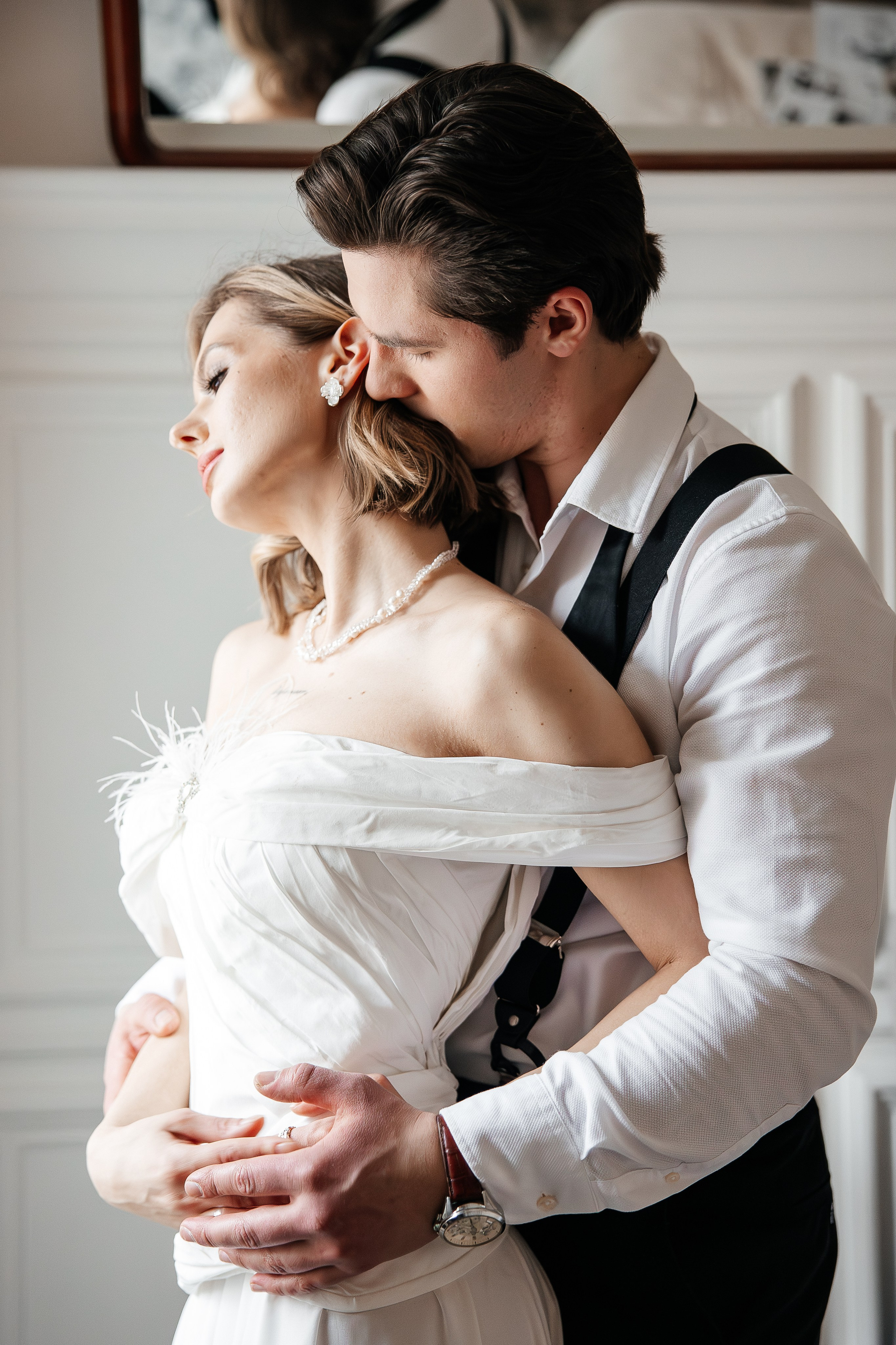 Утро жениха и невесты в отеле. Свадебный и семейный фотограф в Москве Красинская Мария