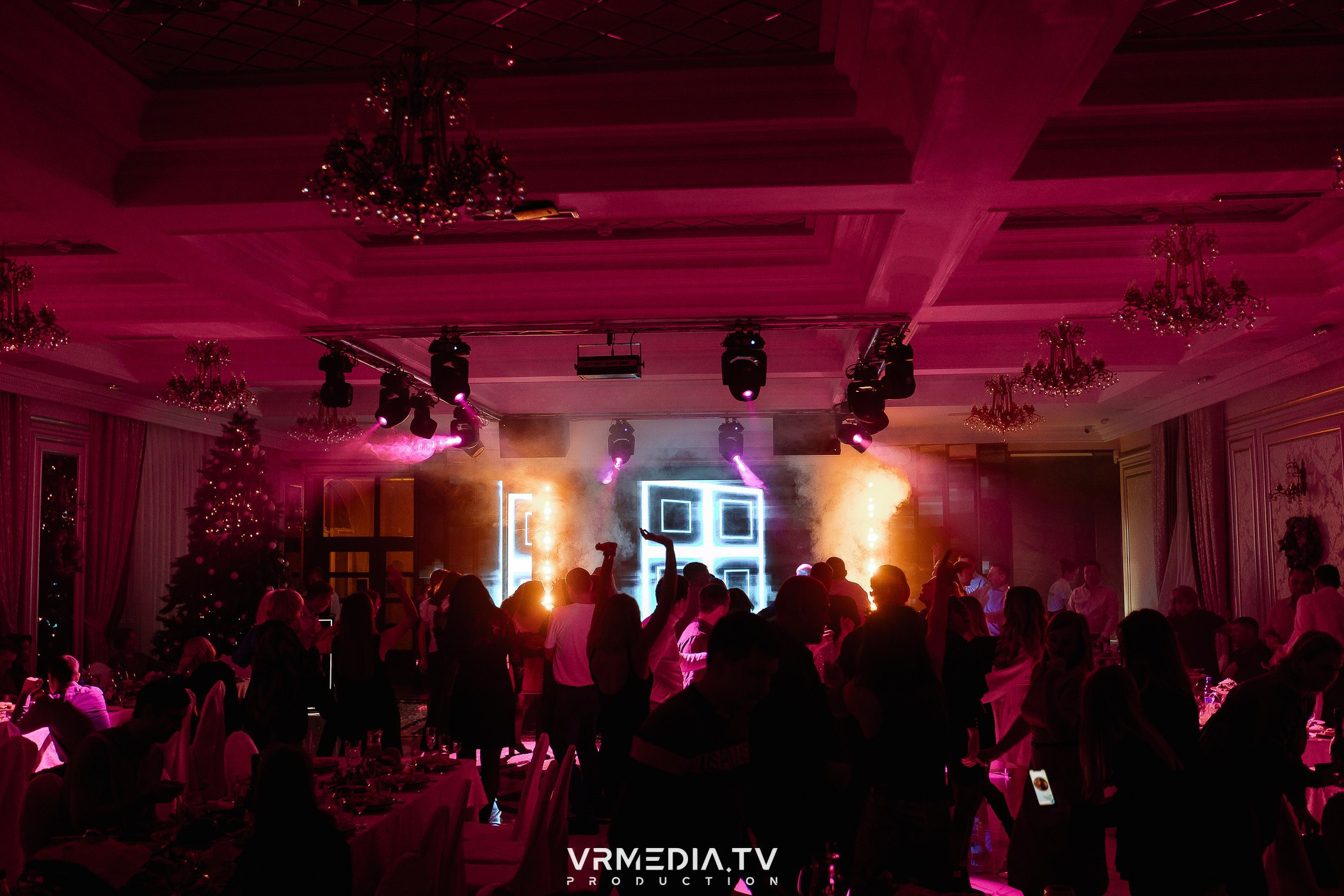 Новогодний вечер в ресторане «Лазурный Берег»