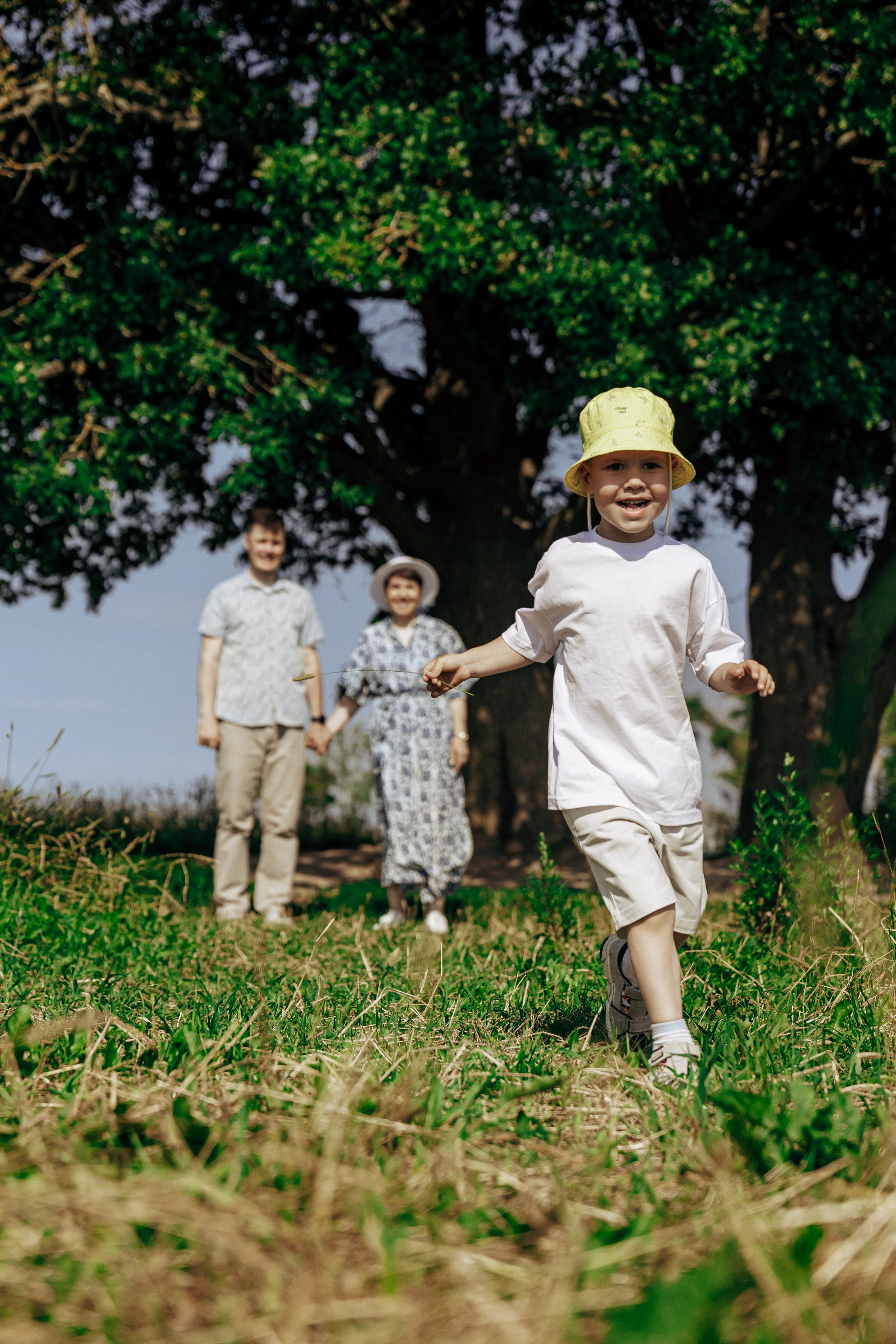 Семейный фотодень в фотостудии-даче, г. Пушкине и у легендарного Древа. Профессиональный фотограф в Санкт-Петербурге Александр Волосенцев