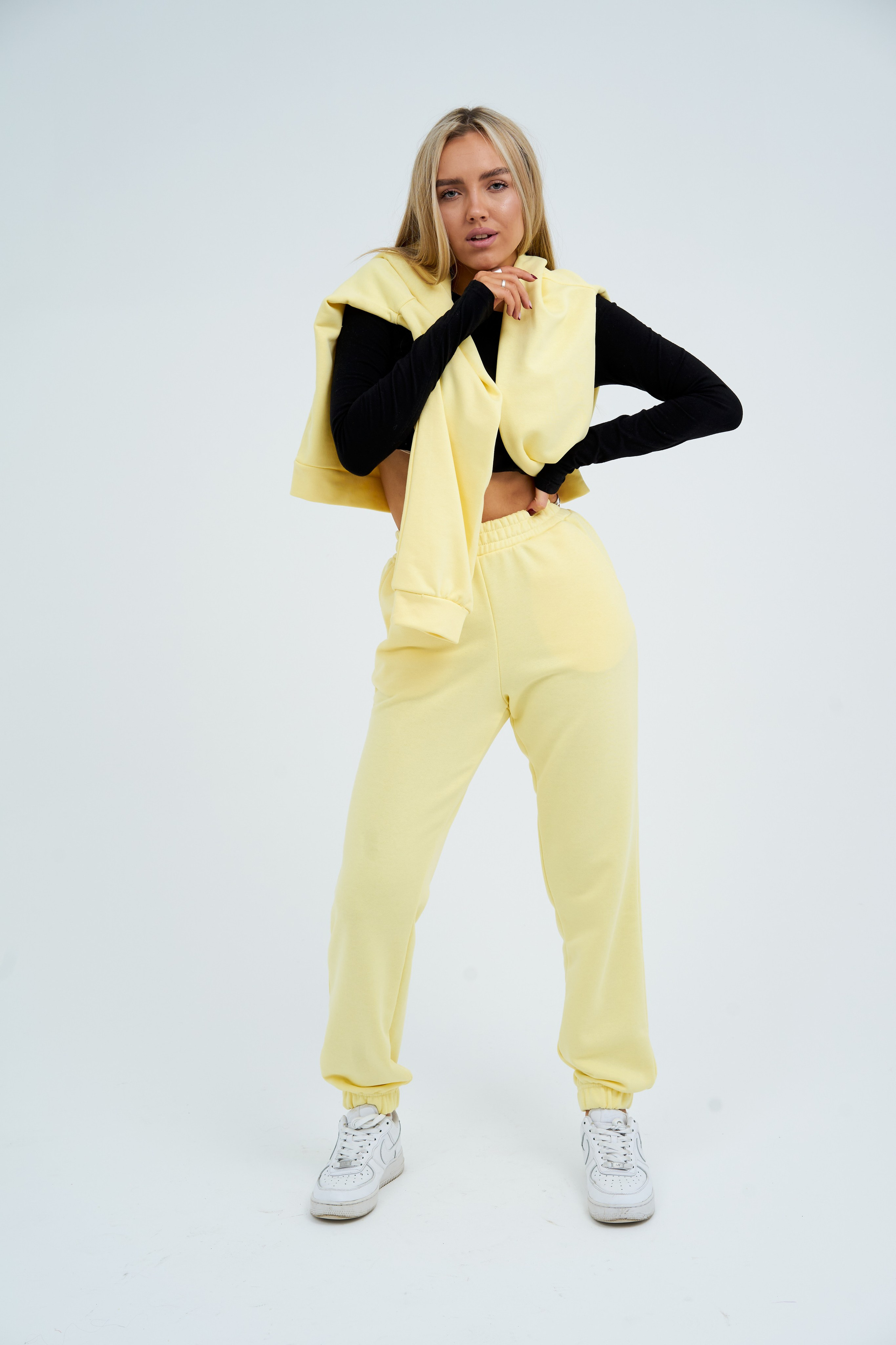 Съемка для рекламы одежды на маркетплейсах. Фотограф Екатеринбург Кокшарова Александра