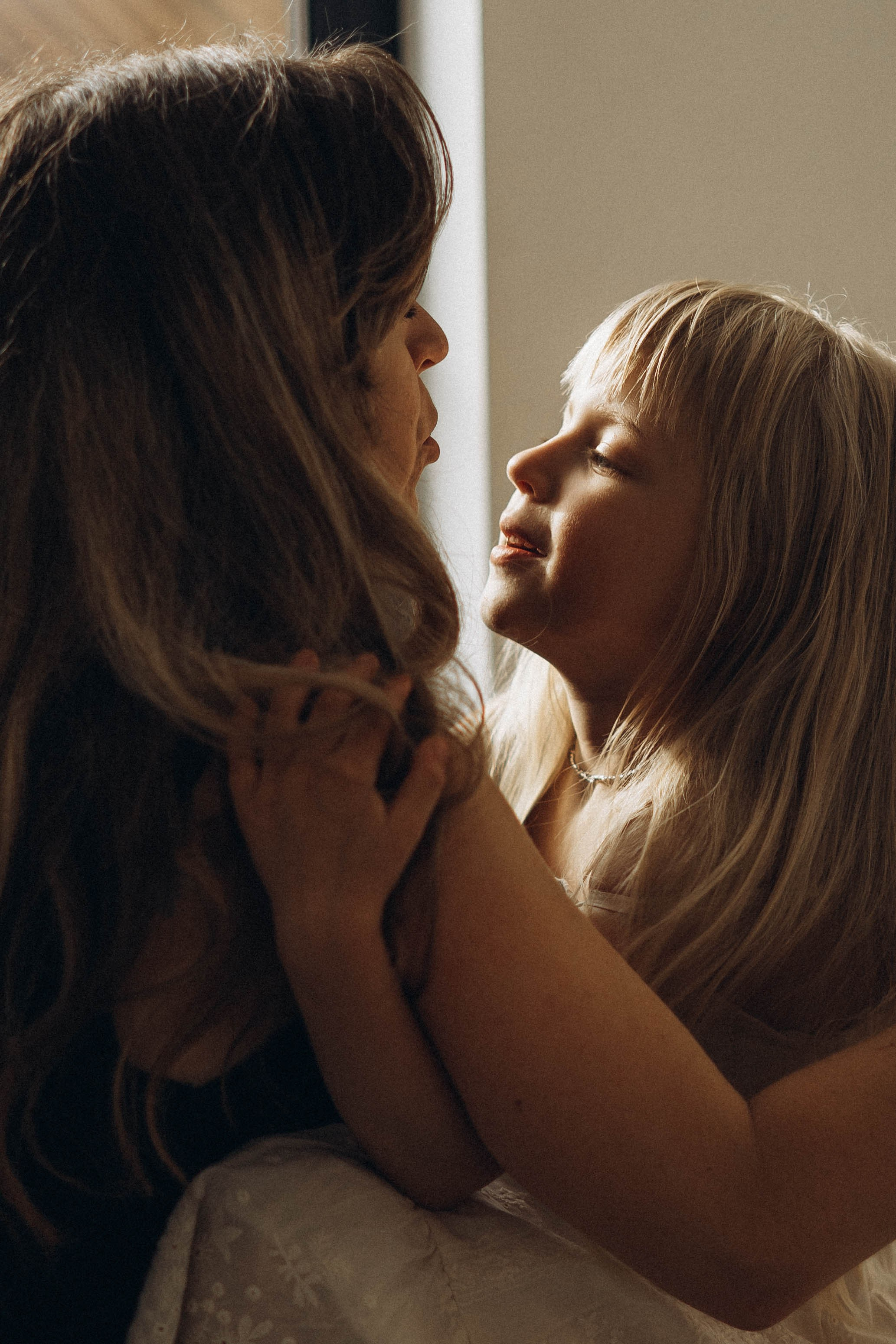 Фотосессия домашняя мама и дочка. Фотограф Екатеринбург Кокшарова Александра