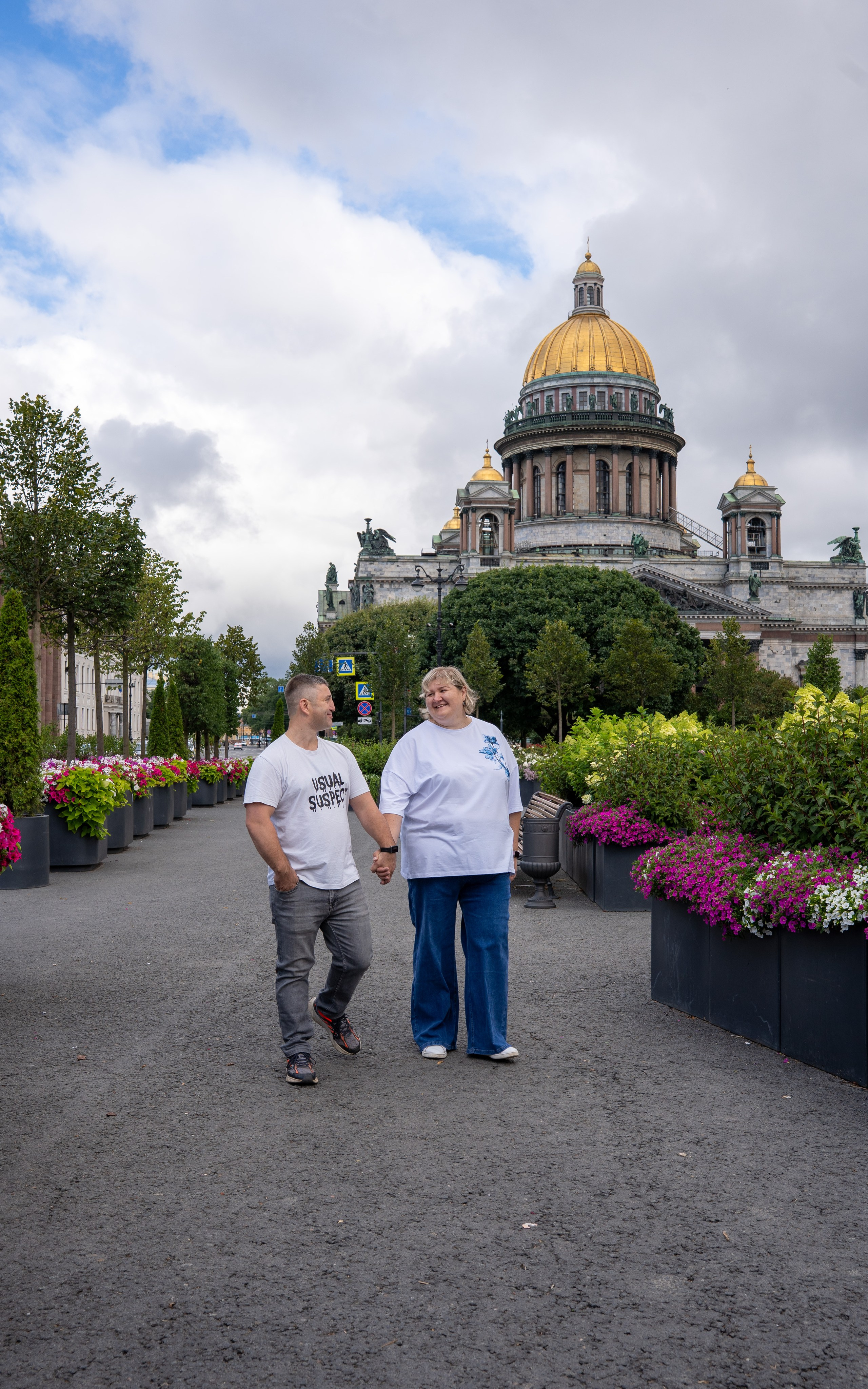Семейная фотосессия по достопримечательностям Питера. Студийный и портретный фотограф в САНКТ-ПЕТЕРБУРГЕИрина Махаон