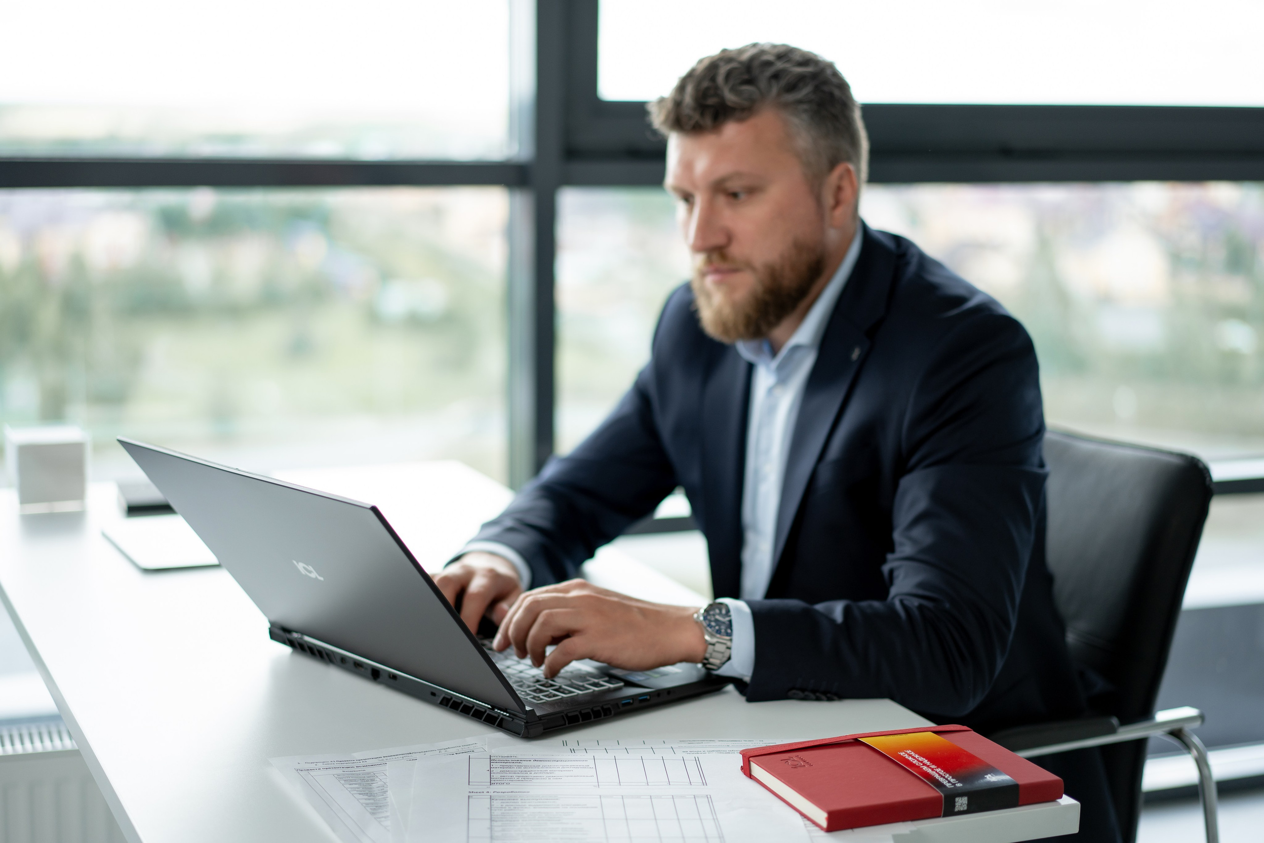 Постановочная портретная фотосъемка. Продакшн для девелопмента и реального сектора