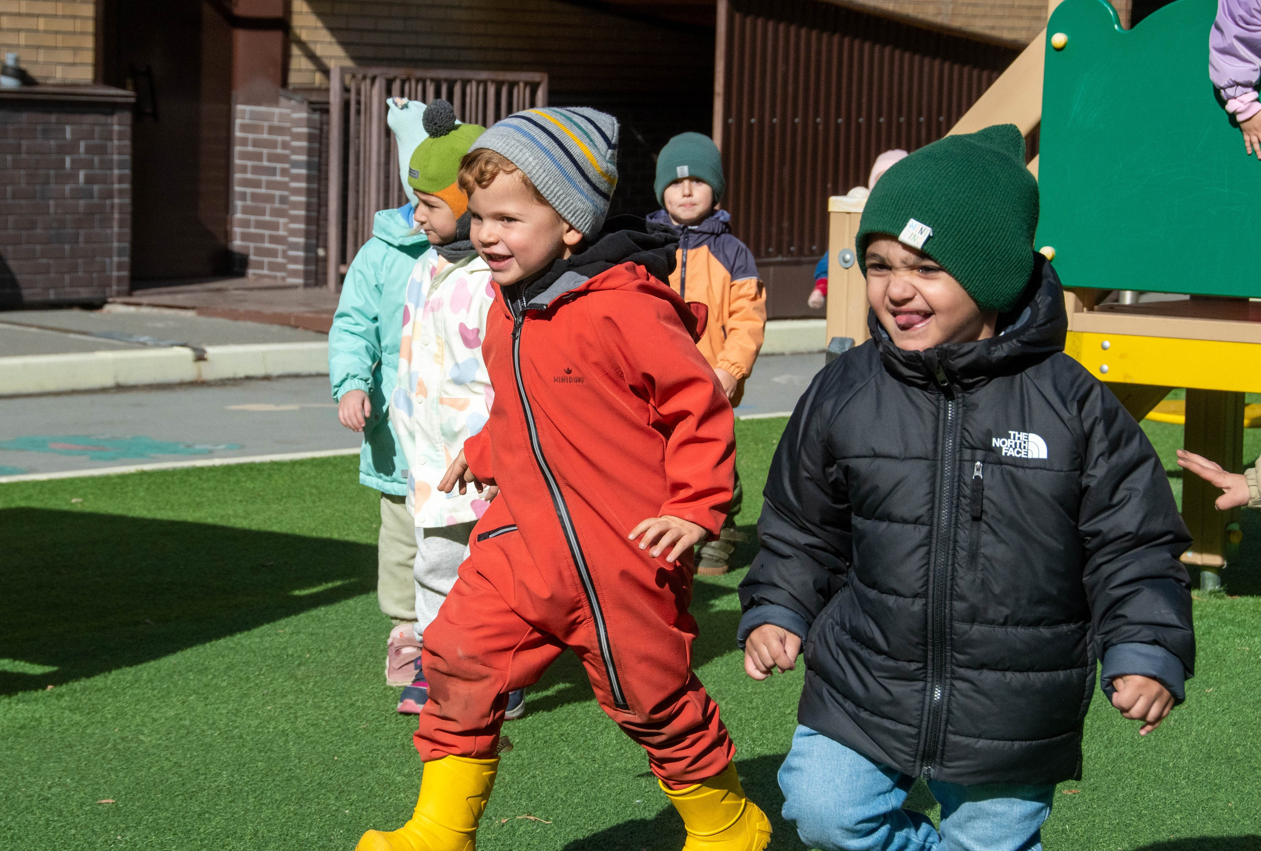 2023 г. День дошкольного работника и прогулка. Репортажный и детский фотограф в Новосибирске