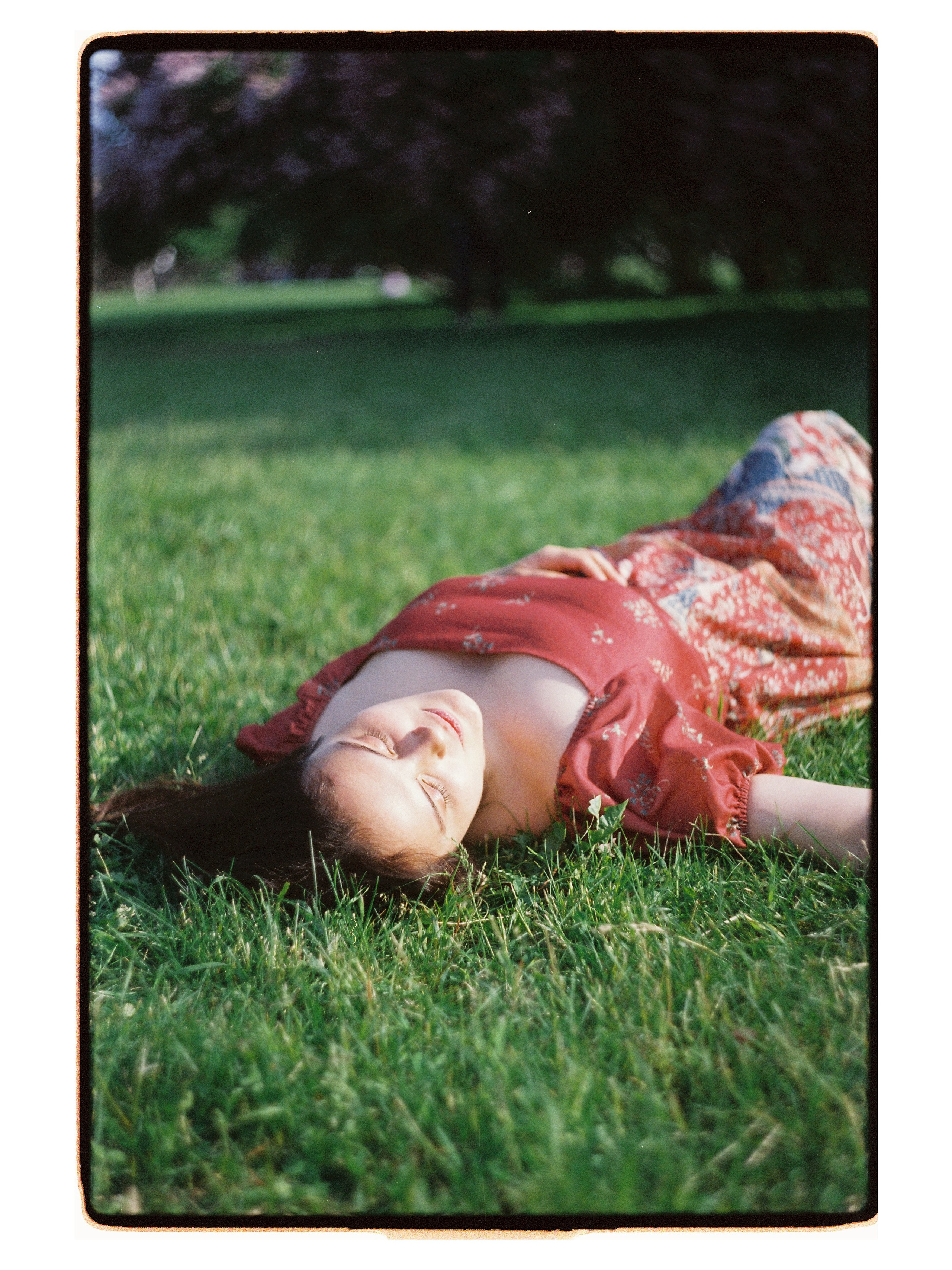 Фотосессия для подруг на плёнку 35 мм в Санкт-Петербурге. Светлана Гопанюк. Портретный фотограф. Санкт-Петербург. СПб