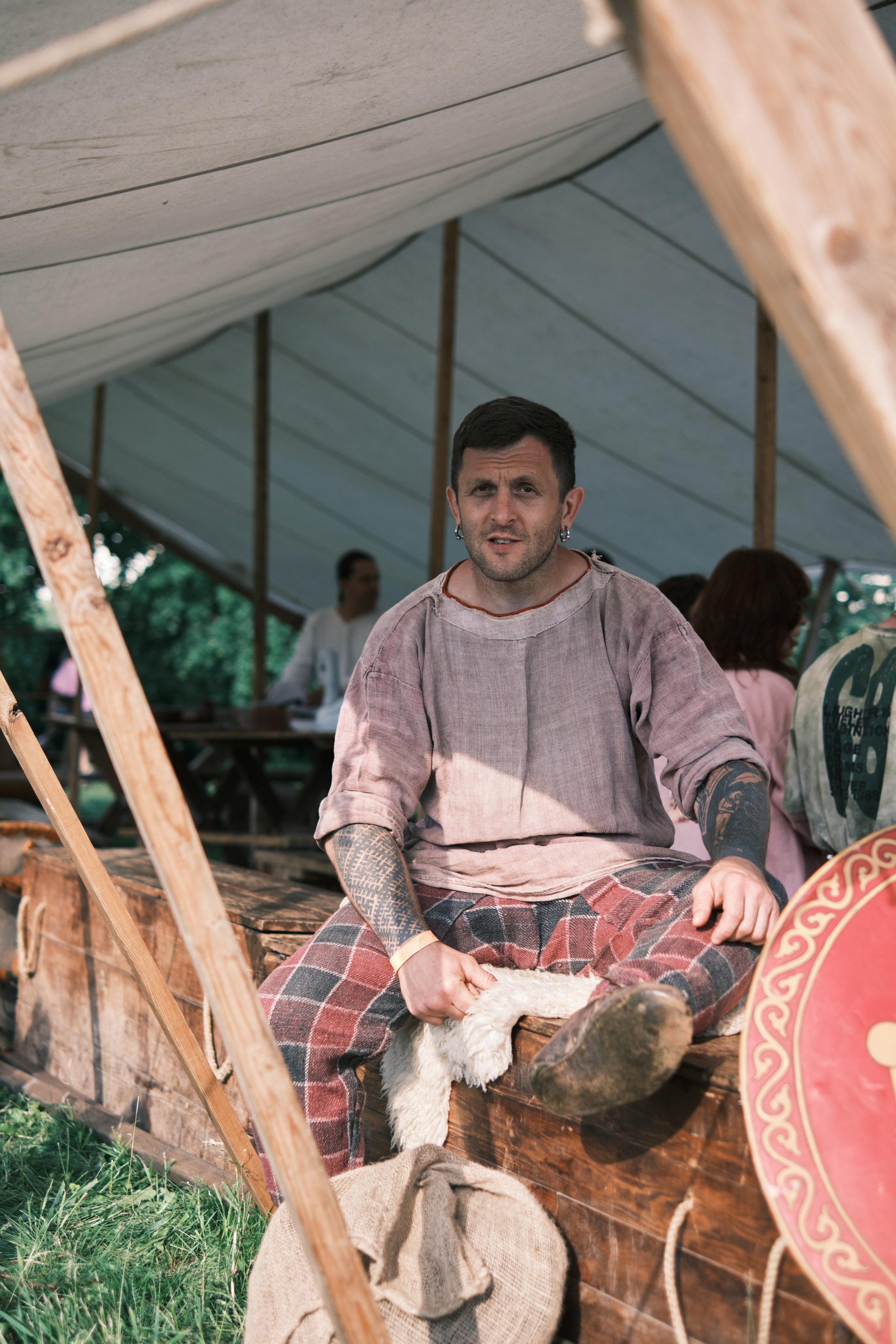 Земля Легенд: Солнце и медведь | Фест |. IS — Игорь Сержант | Фотография и рисунок