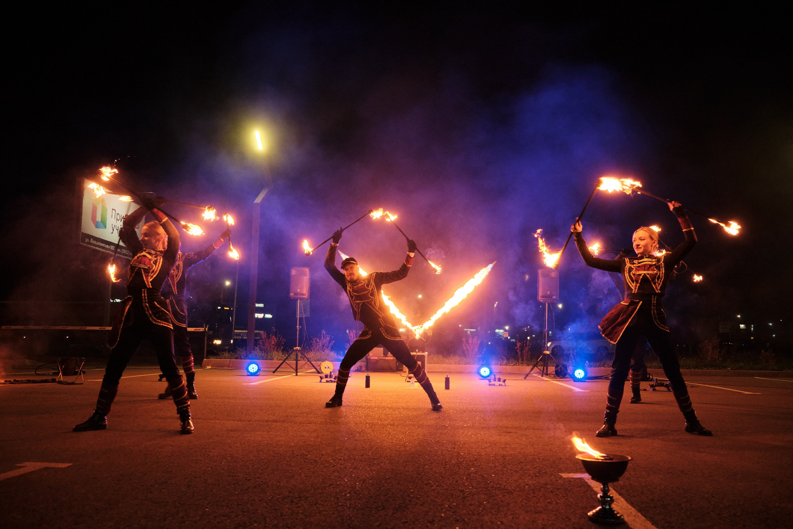 Открытие салона 100 градусов. Антон Ив