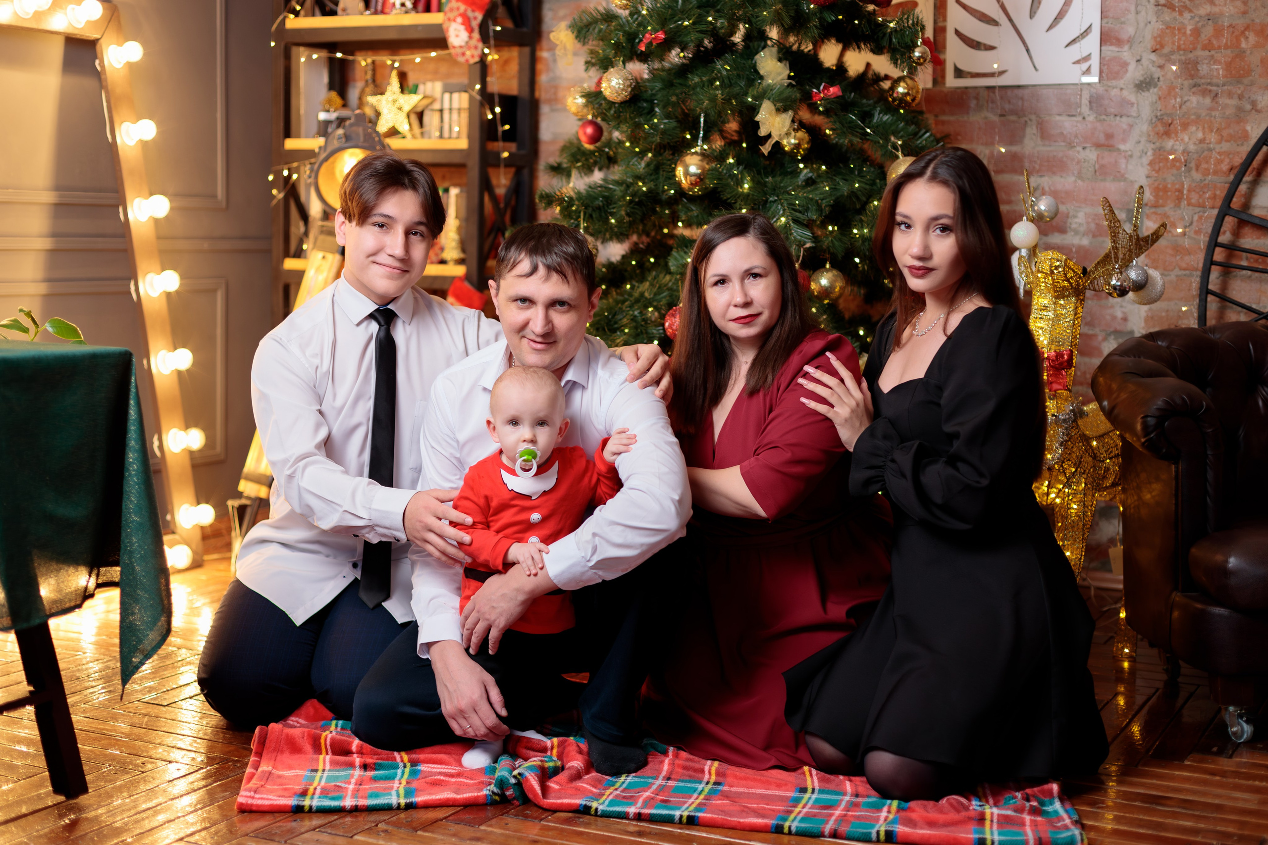 Новогодняя съёмка семьи Ларисы. Семейный Фотограф в Красноярске Крохалев Сергей