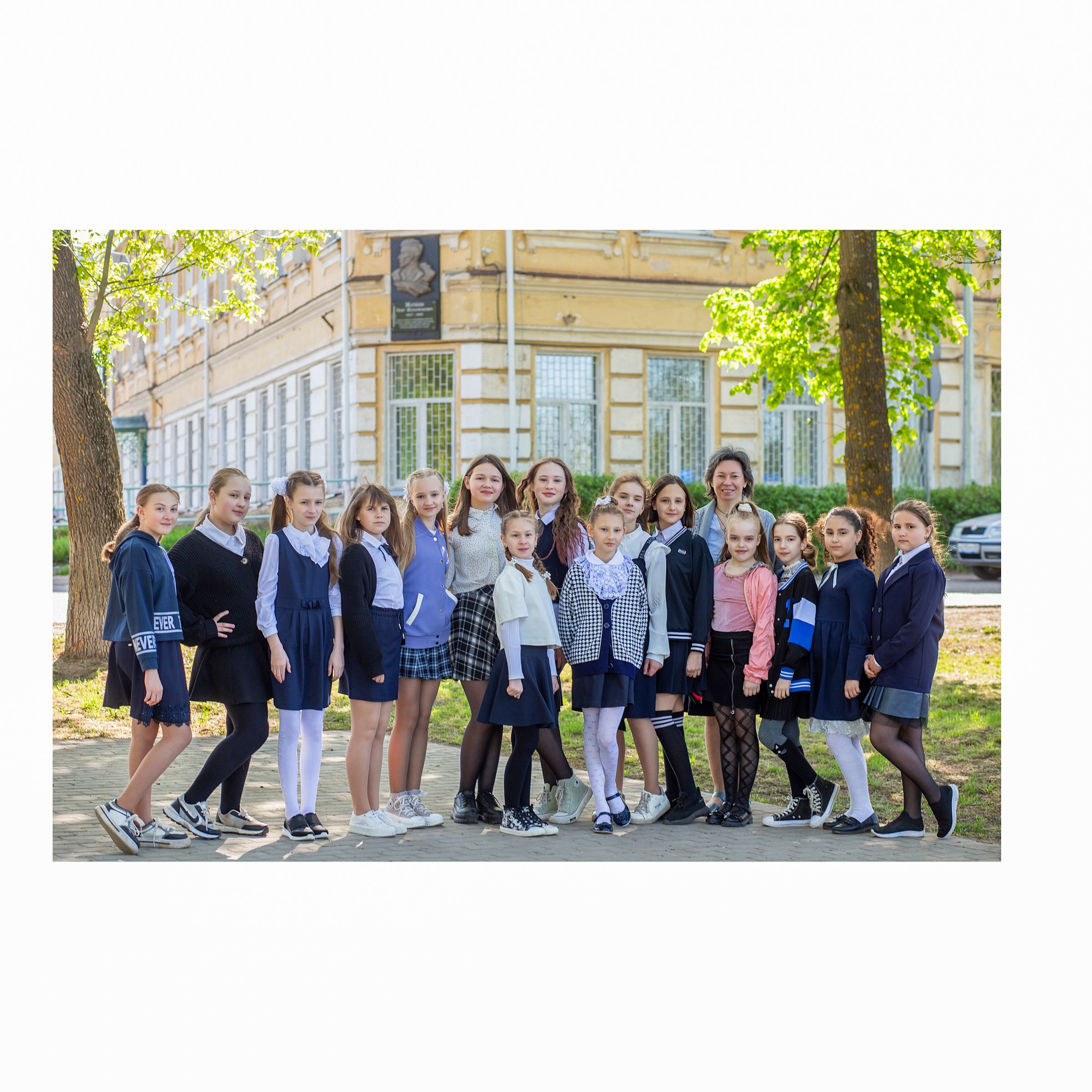 Многостраничная книга Интервью, 24 страницы «Минимализм». Студия выпускных альбомов Остров