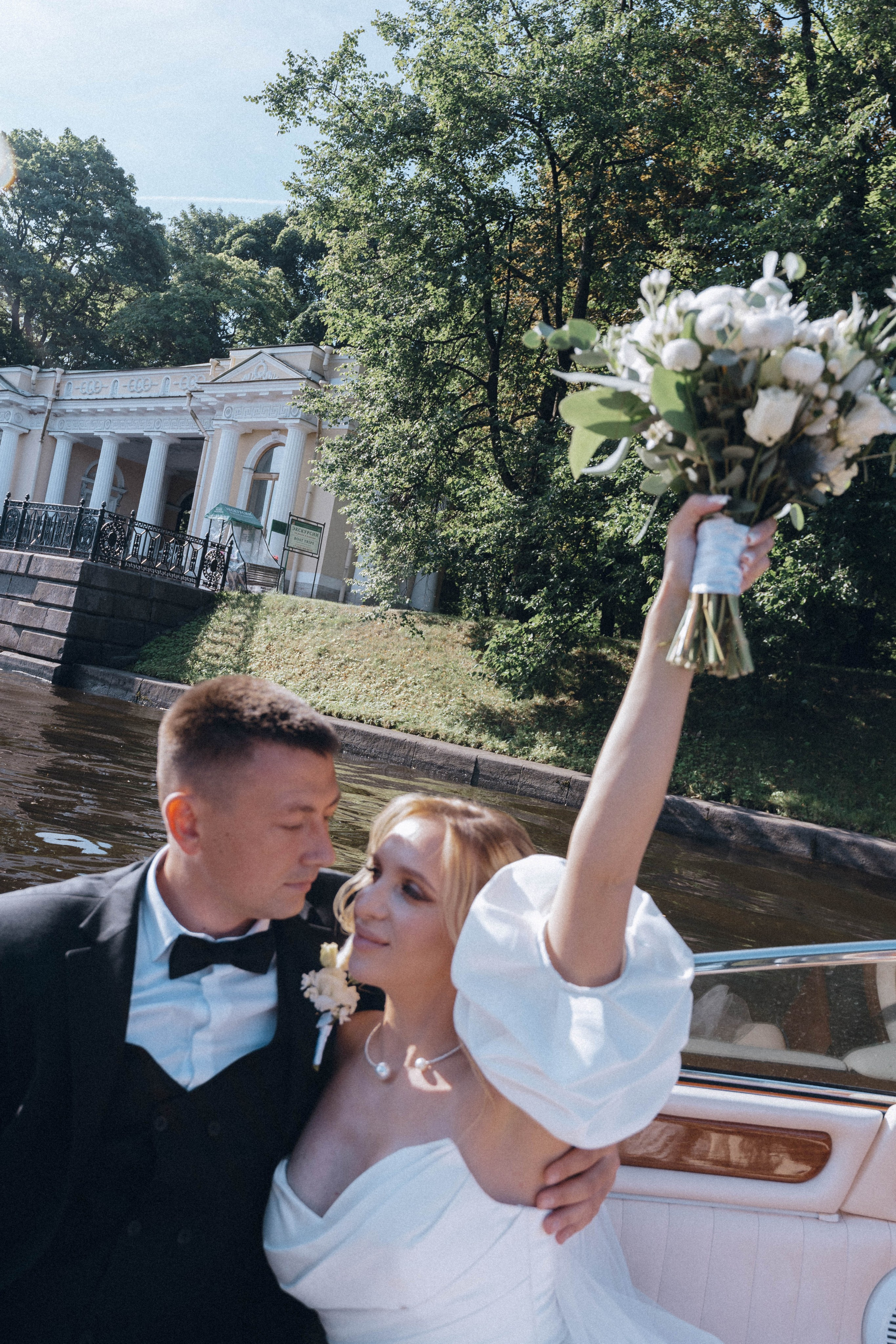 СВАДЕНБНАЯ СЬЕМКА НА КАТЕРЕ ПО КАНАЛАМ САНКТ-ПЕТЕРБУРГА И В АКВАТОРИИ НЕВЫ. Профессиональный фотограф, Санкт-Петербург — Виктория Богомолова