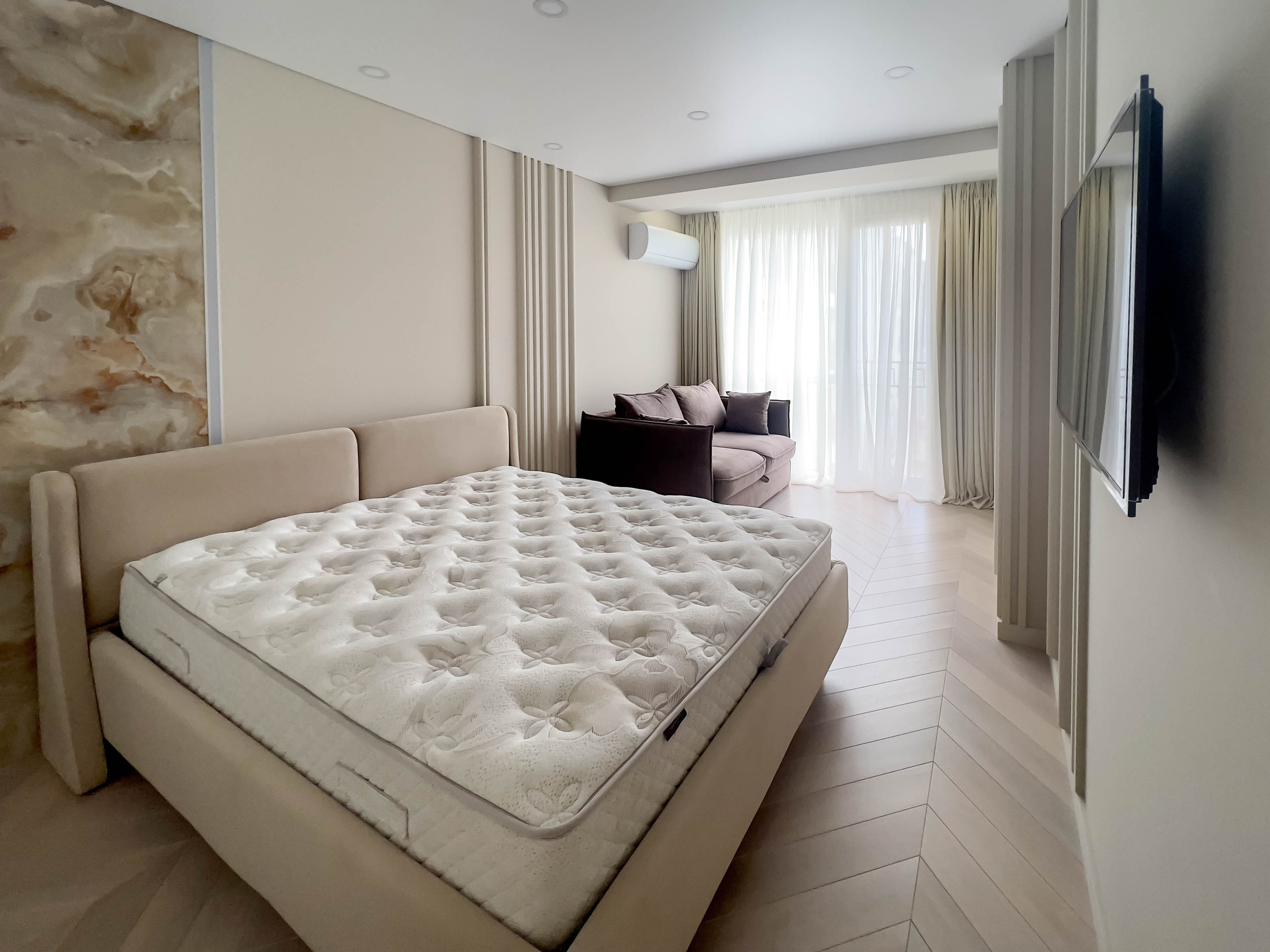 Flat. Fotograf Dmitrii Donets