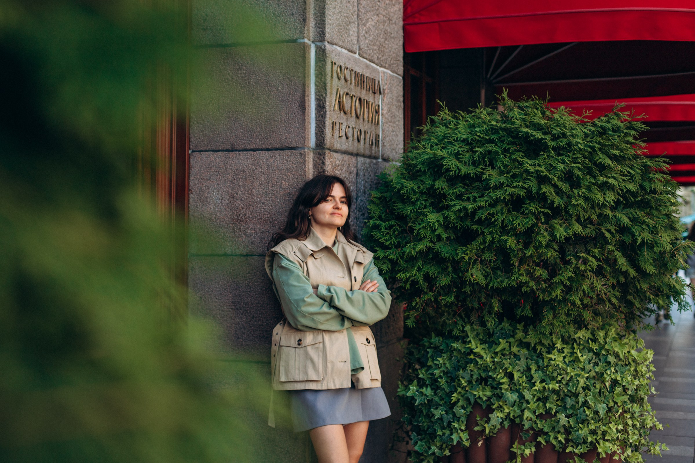 Екатерина с семьей в августе. Фотопрогулка в Петербурге. Индивидуальный и семейный фотограф в Санкт-Петербурге