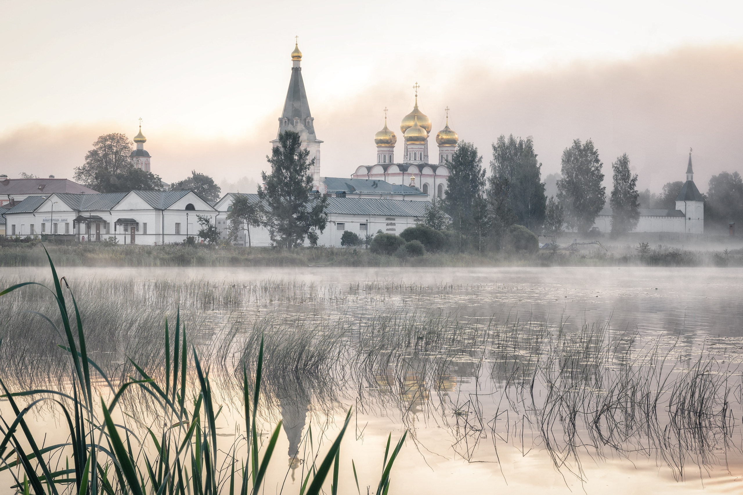 Иверский монастырь на рассвете