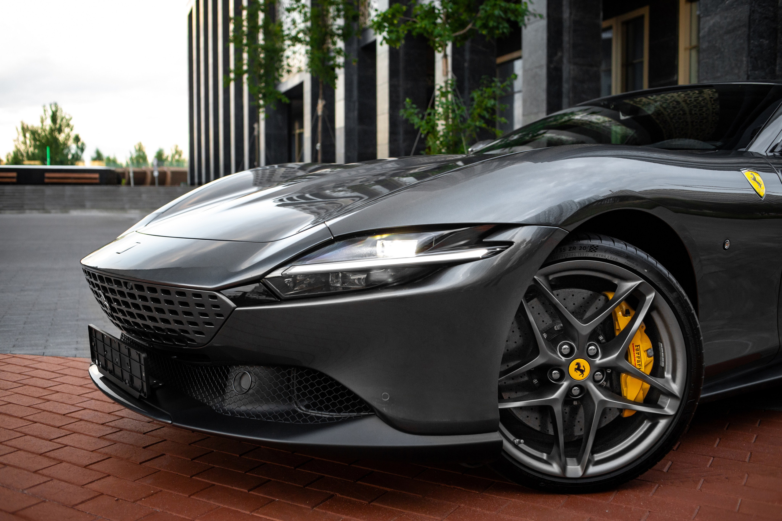 Ferrari Roma. Автомобильный фотограф в Москве Андрей Емельянов