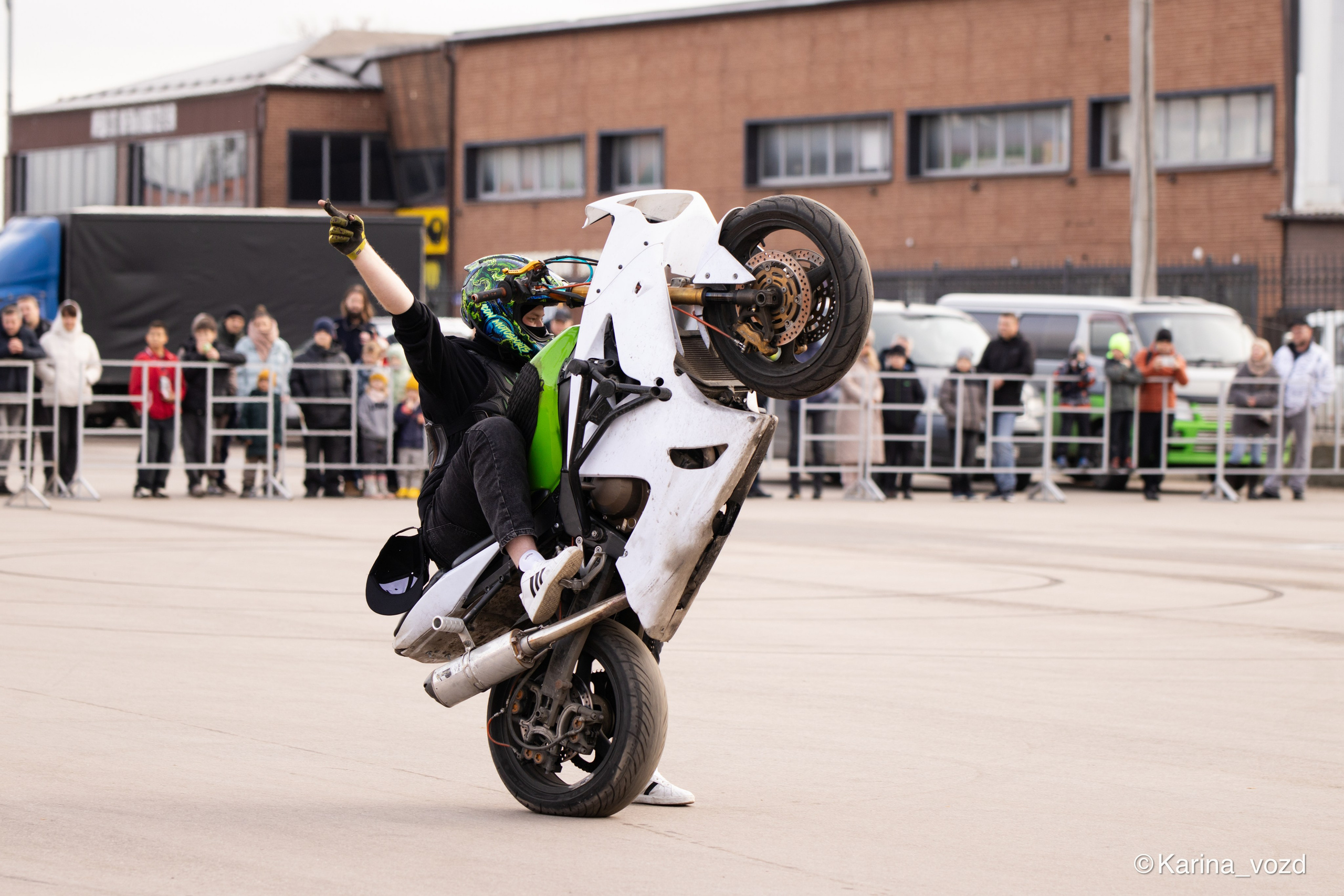 Выступление команды МОТО ШОУ SMT (Стантрайдинг, мотошоу). Репортажный фотограф в Москве и Зеленограде Karina-vozd