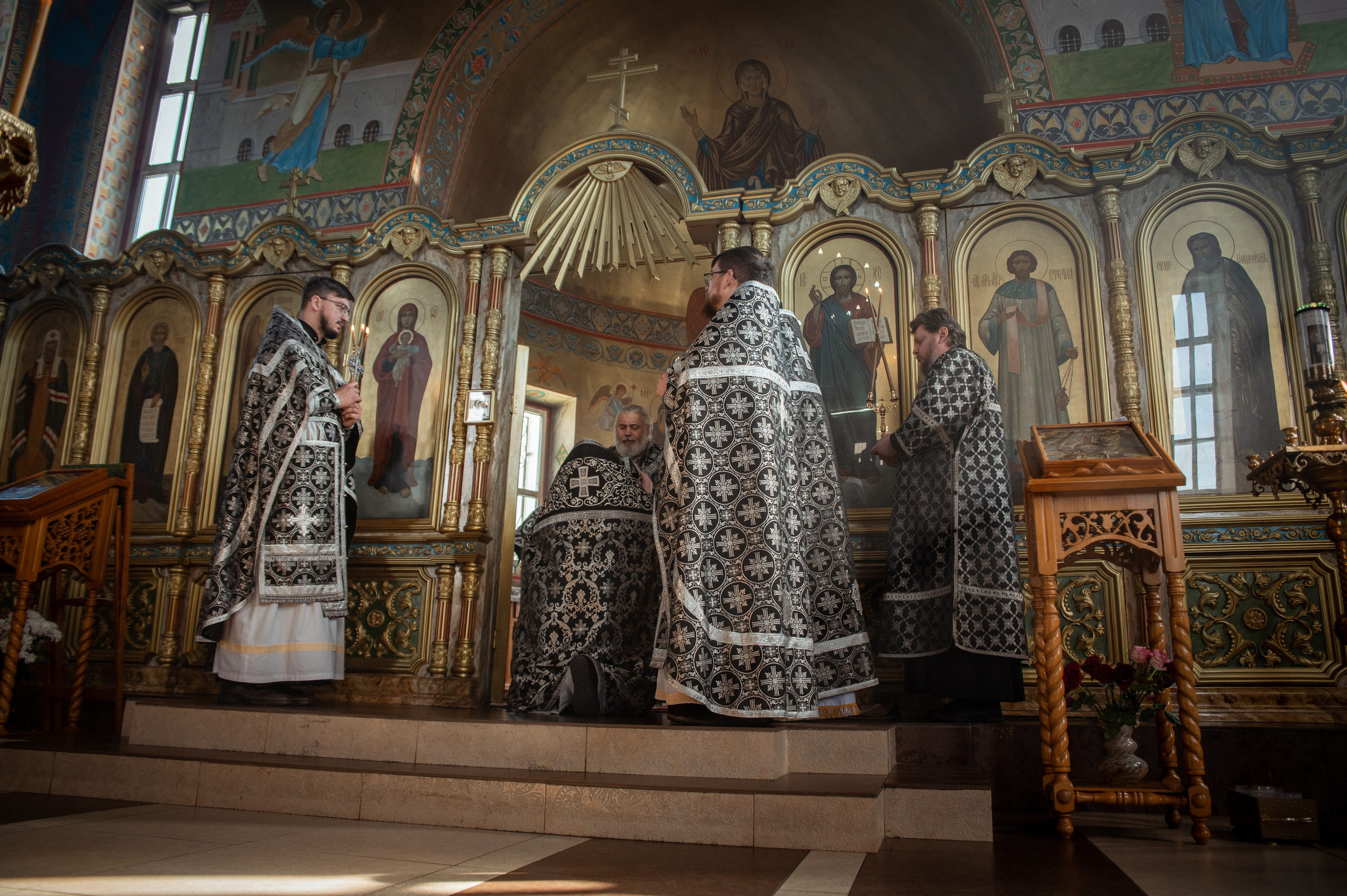 Преждеосвящение Даров. Храм Серафима Саровского. Церковный, семейный и репортажный фотограф Волгоград, Волжский