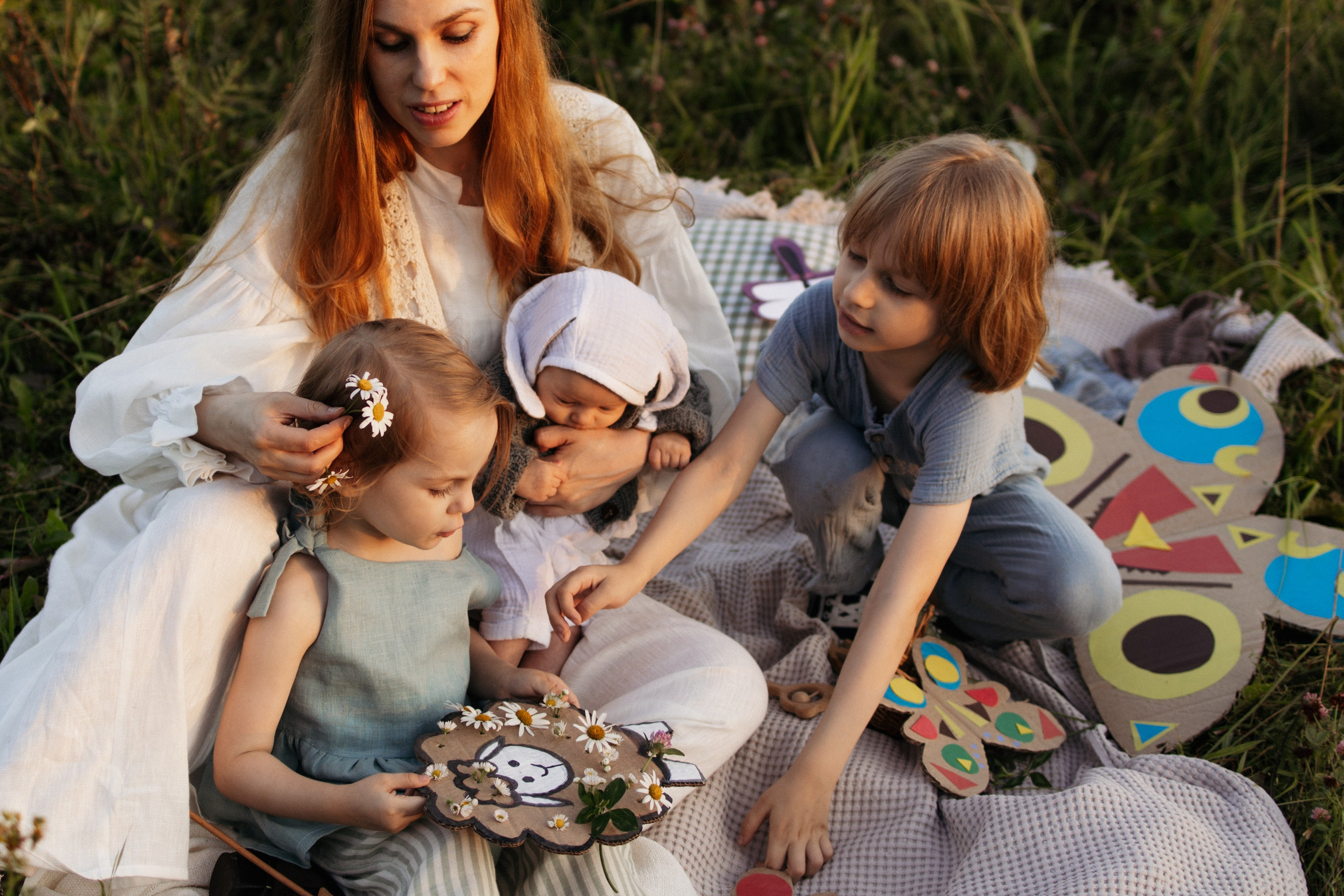 Семейная фотосессия в поле. Семейный фотограф в Москве Марина Петра